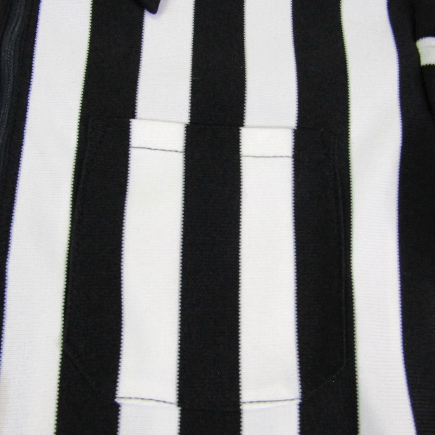 Vintage VINTAGE Felco Referee Shirt Mens L BLACK White 1/4 Zip Stripes Ref Polo 70s Shirt Mens L Black White 70s Referee Shirt Felco Size US L / EU 52-54 / 3 - 3 Thumbnail
