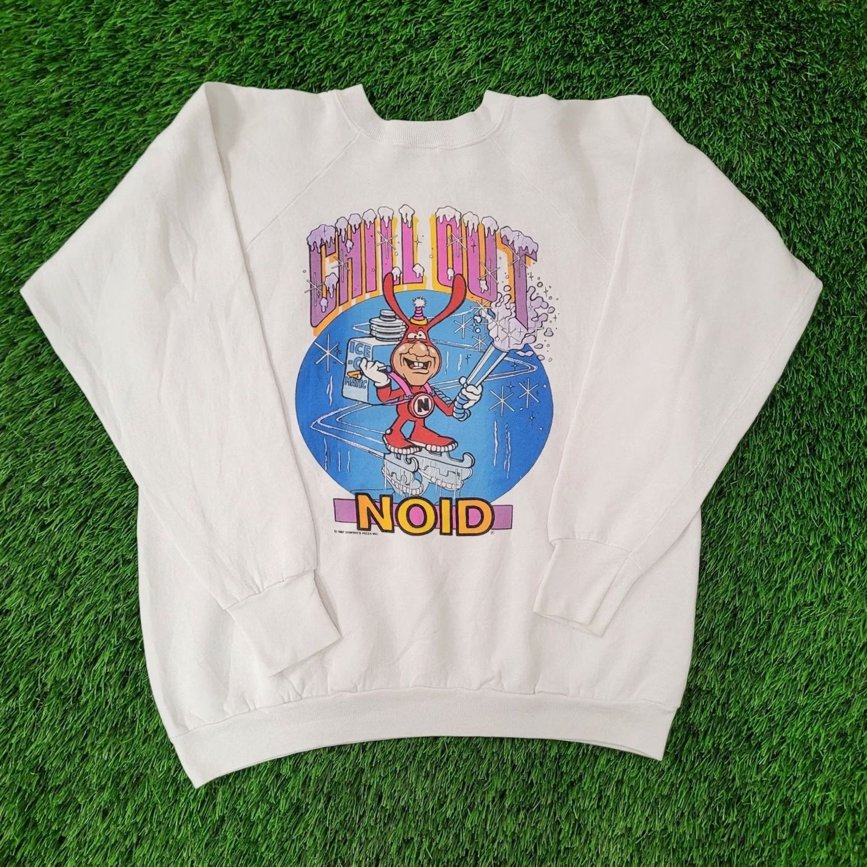 Fruit Of The Loom VINTAGE Noid Sweatshirt Womens XL 22x22 Raglan Boxy Crop White DOMINOS PIZZA Logo 80s 90s Graphic Pullover Crew Neck Size XL / US 12-14 / IT 48-50 - 2 Thumbnail