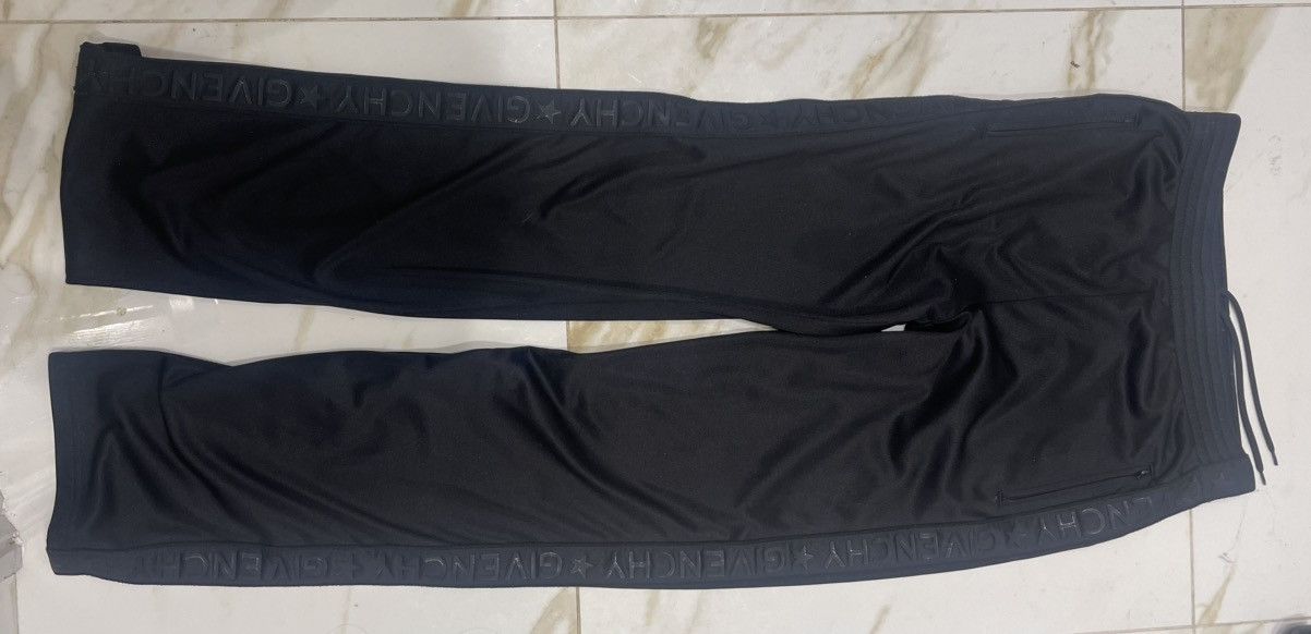 Givenchy Authentic Givenchy Black Logo Sweatpants / Track Pants IT 36 Size 25" / US 0 / IT 36 - 8 Thumbnail