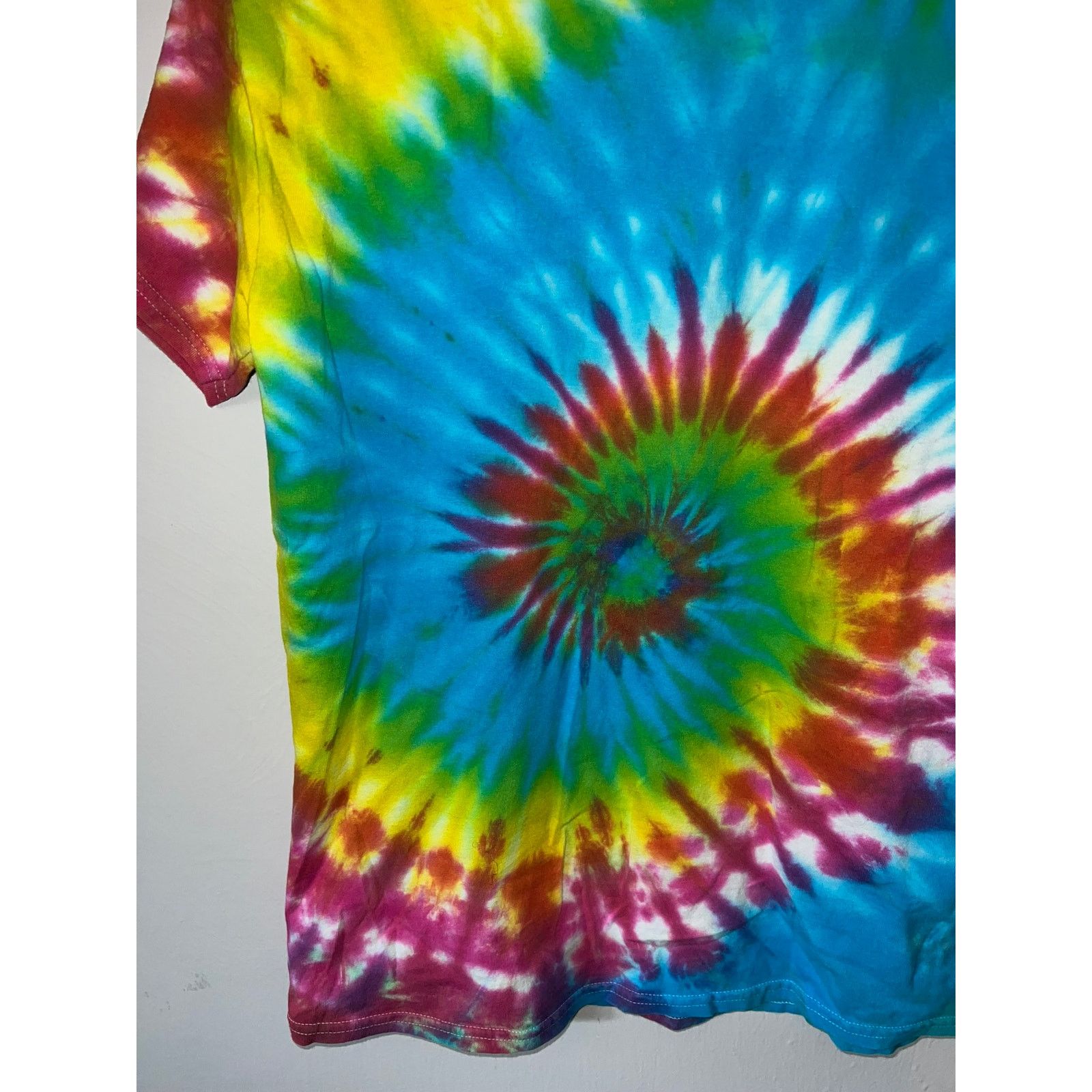 Gildan Vintage Gildan Rainbow Tie DYe Shirt Spiral Tee VTG M Medium Size US M / EU 48-50 / 2 - 3 Thumbnail
