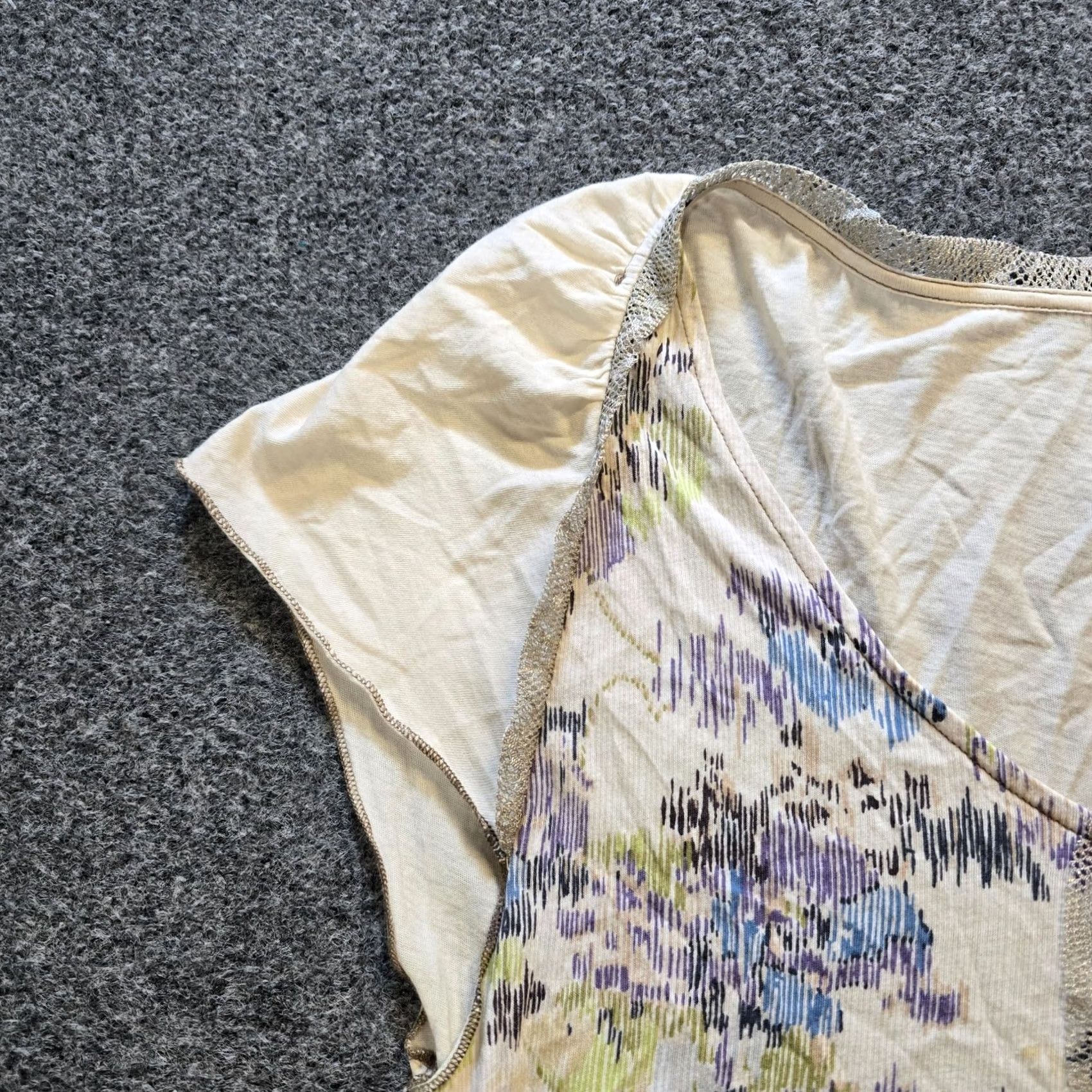 Vintage Tiny Top Womens Medium White Blue Floral Sequins Round Neck Anthro Casual Shirt Size M / US 6-8 / IT 42-44 - 3 Thumbnail