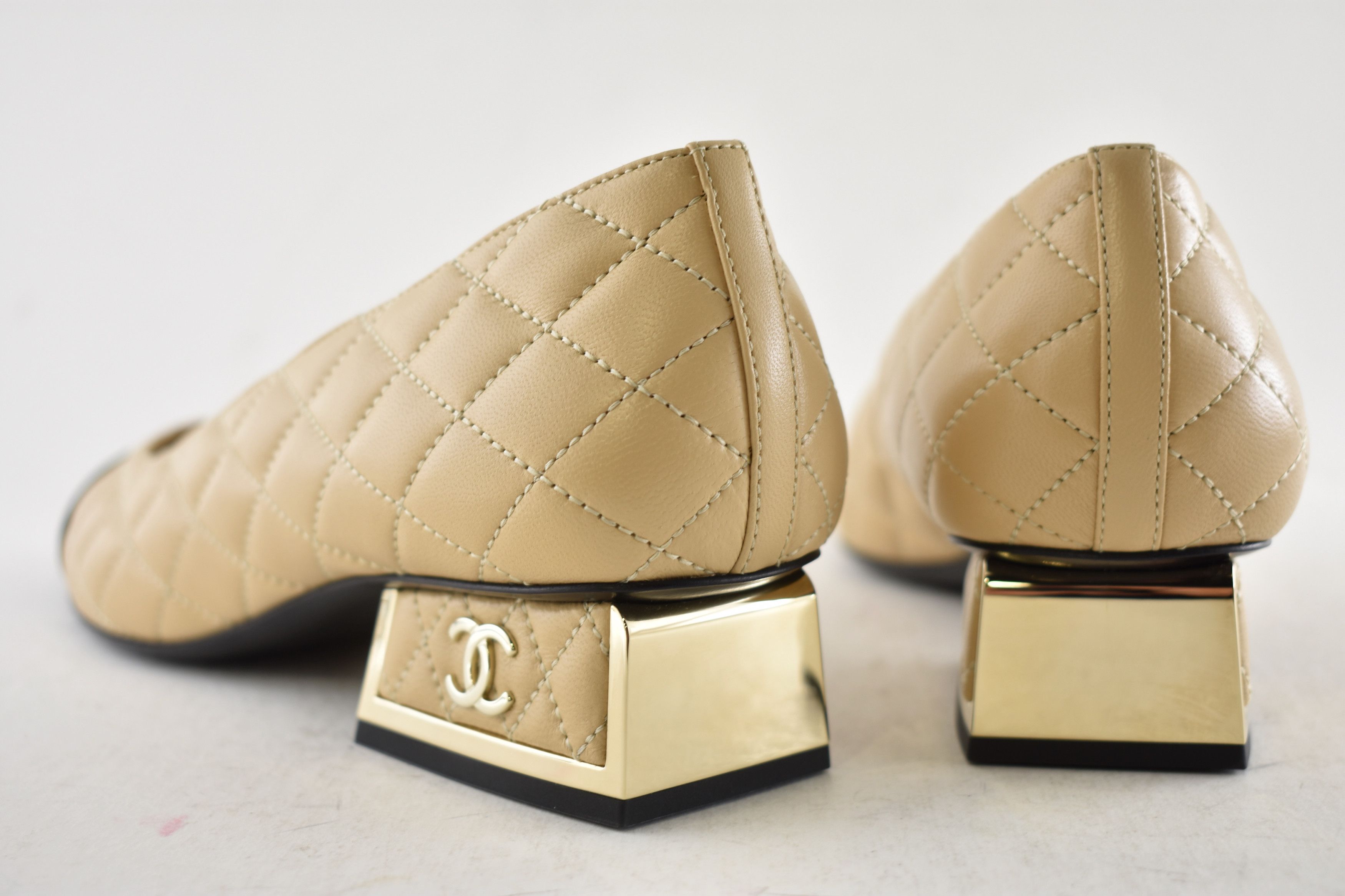 Chanel Chanel 24B Beige Lambskin Quilted Gold Block Heel Pumps 38.5 Size US 8.5 / IT 38.5 - 14 Thumbnail