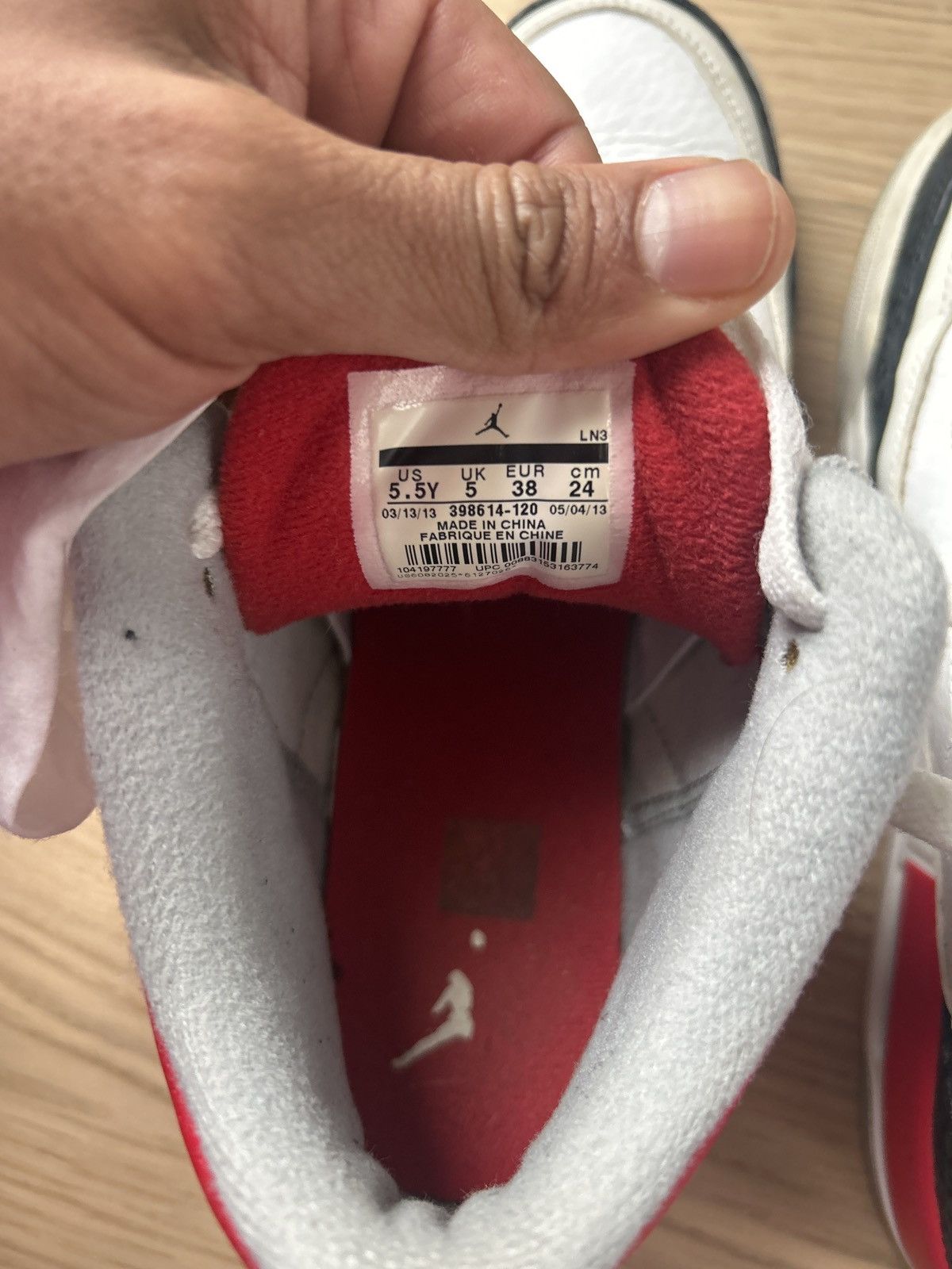 Jordan Brand Jordan 3 2013 “Fire red “ size 5.5 , Size US 5.5 / EU 38 - 3 Thumbnail