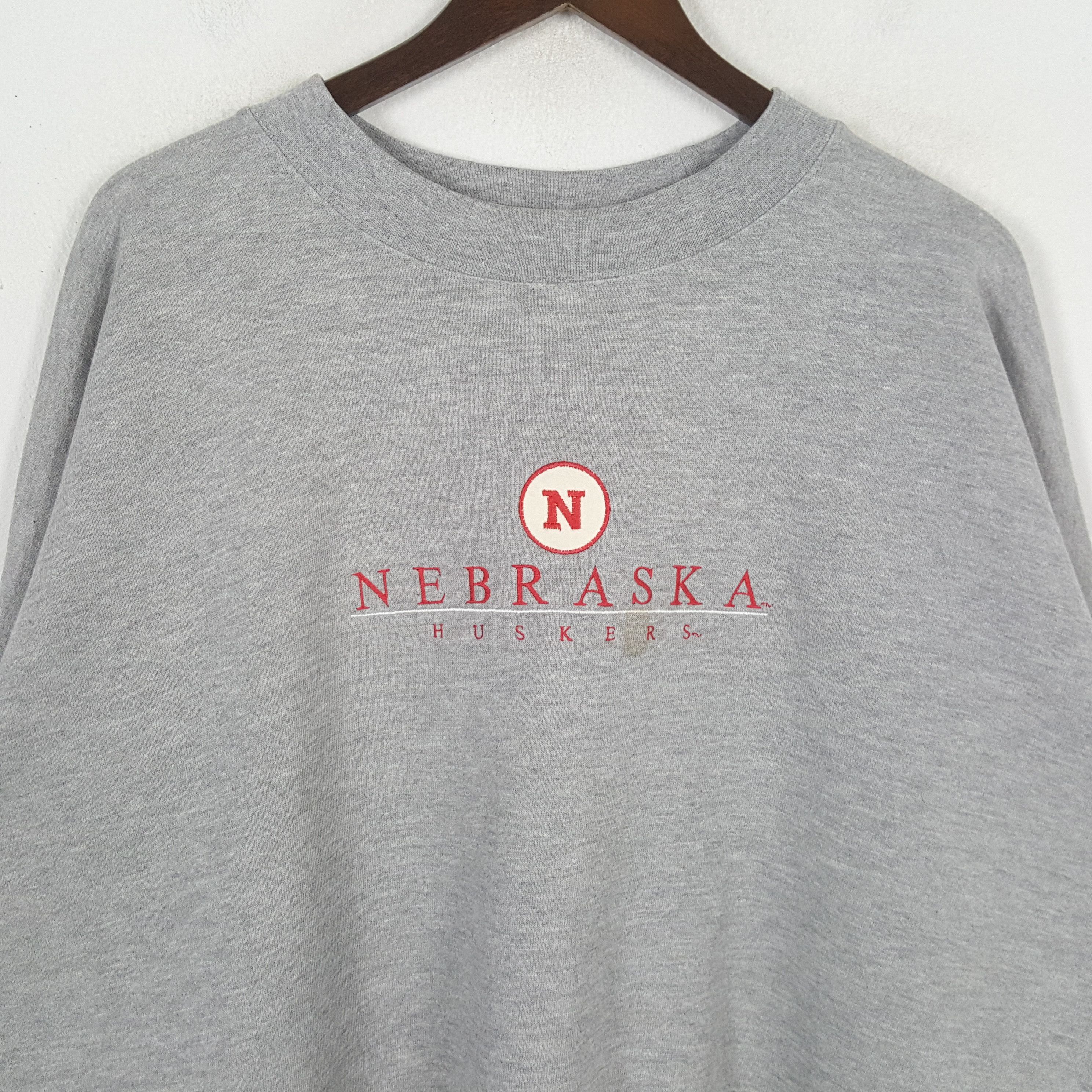 Jansport × NBA × Vintage Vintage NEBRASKA Huskers Basketball Sweatshirt C287N22 Size US XXL / EU 58 / 5 - 2 Thumbnail
