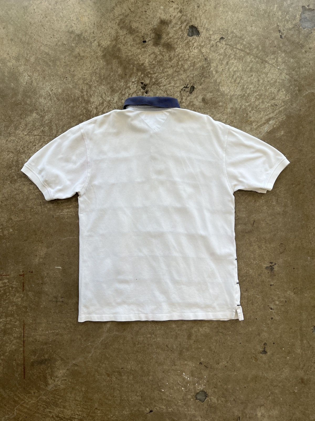 Tommy Hilfiger × Vintage Vintage Tommy Hilfiger Stripe Collared Shirt XL Size US XL / EU 56 / 4 - 4 Thumbnail