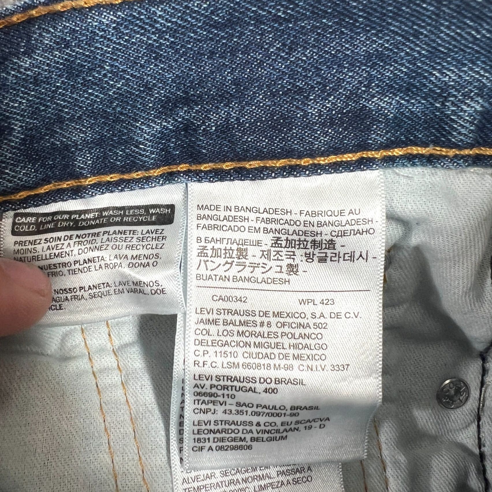 Levi's VINTAGE Levi's 550 Jeans Mens 31x29 Relaxed Fit Tapered Leg Blue Denim Casual Pants Size US 31 - 5 Thumbnail