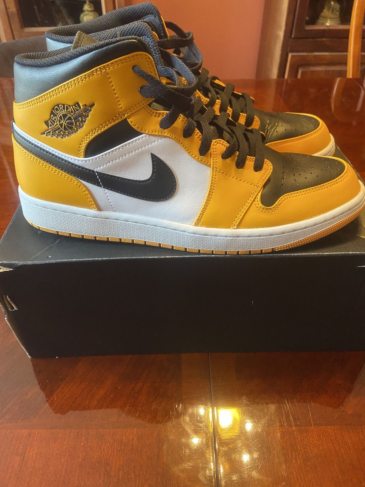 Jordan Brand Air Jordan 1 mid taxi Size US 12.5 / EU 45-46 - 2 Thumbnail