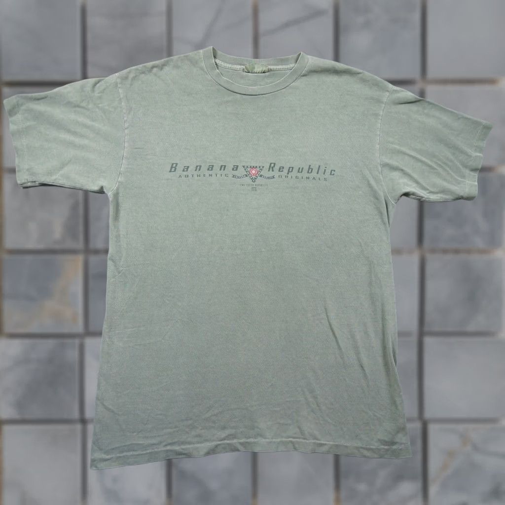 Banana Republic VINTAGE Banana Republic Mens XL Green Short Sleeve T-Shirt 90s Safari Shirt Mens XL Green 90s Banana Republic Shirt Size US XL / EU 56 / 4 - 1 Thumbnail