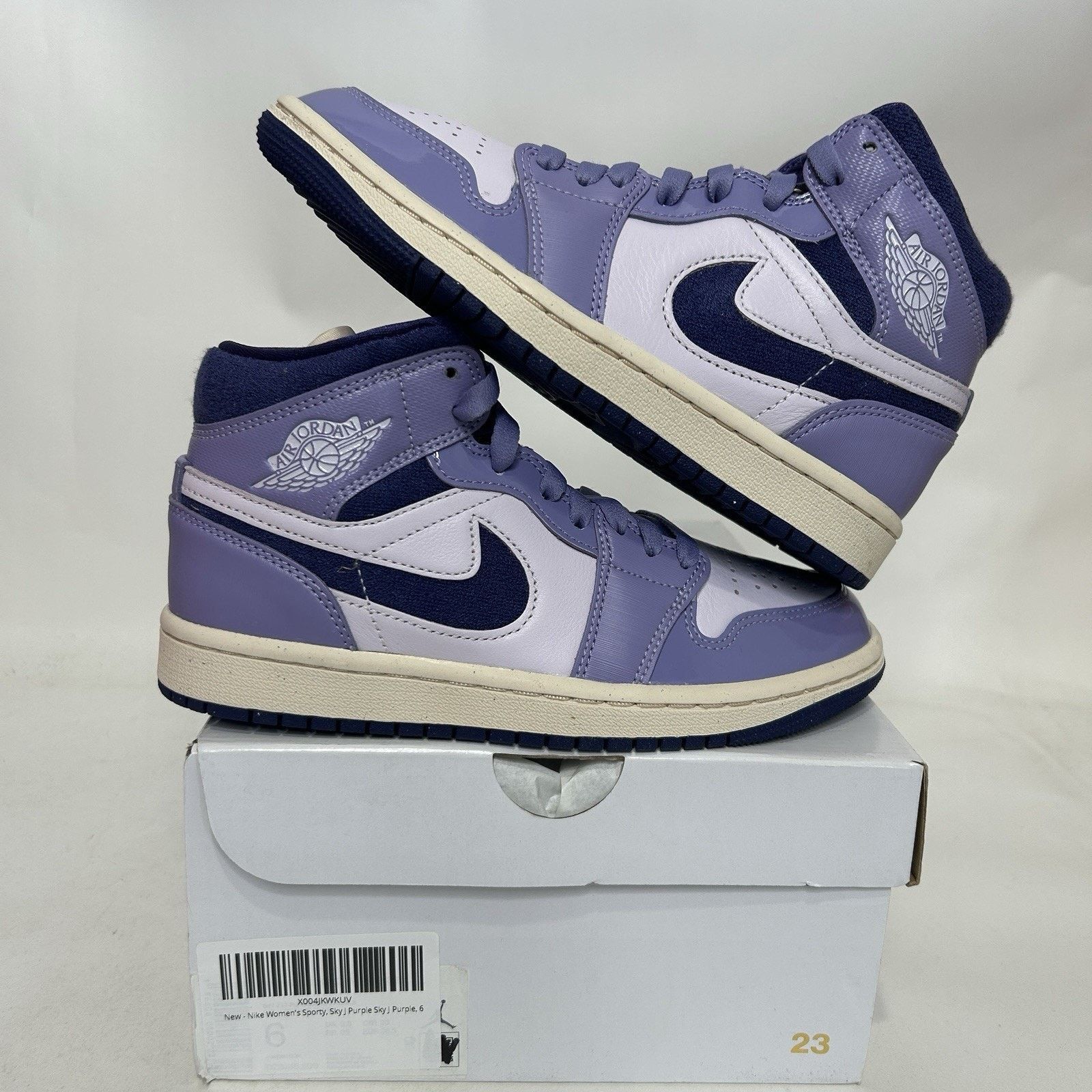 Jordan Brand Nike Air Jordan 1 Mid SE WMNS “Light Purple Chenille” Size US 6 / IT 36 - 1 Thumbnail