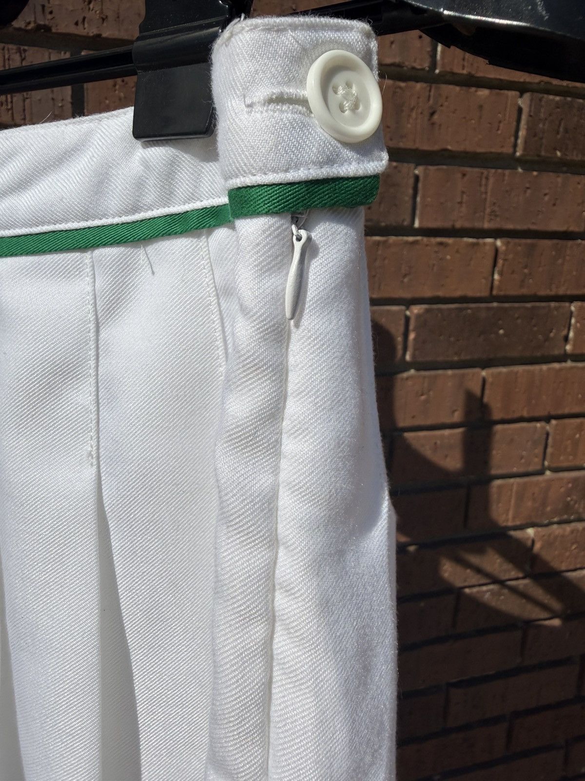 Forever 21 Forever 21 Tennis Style White Mini Skirt Green Trim Pleated Size 24" / US 00 / IT 34 - 6 Thumbnail