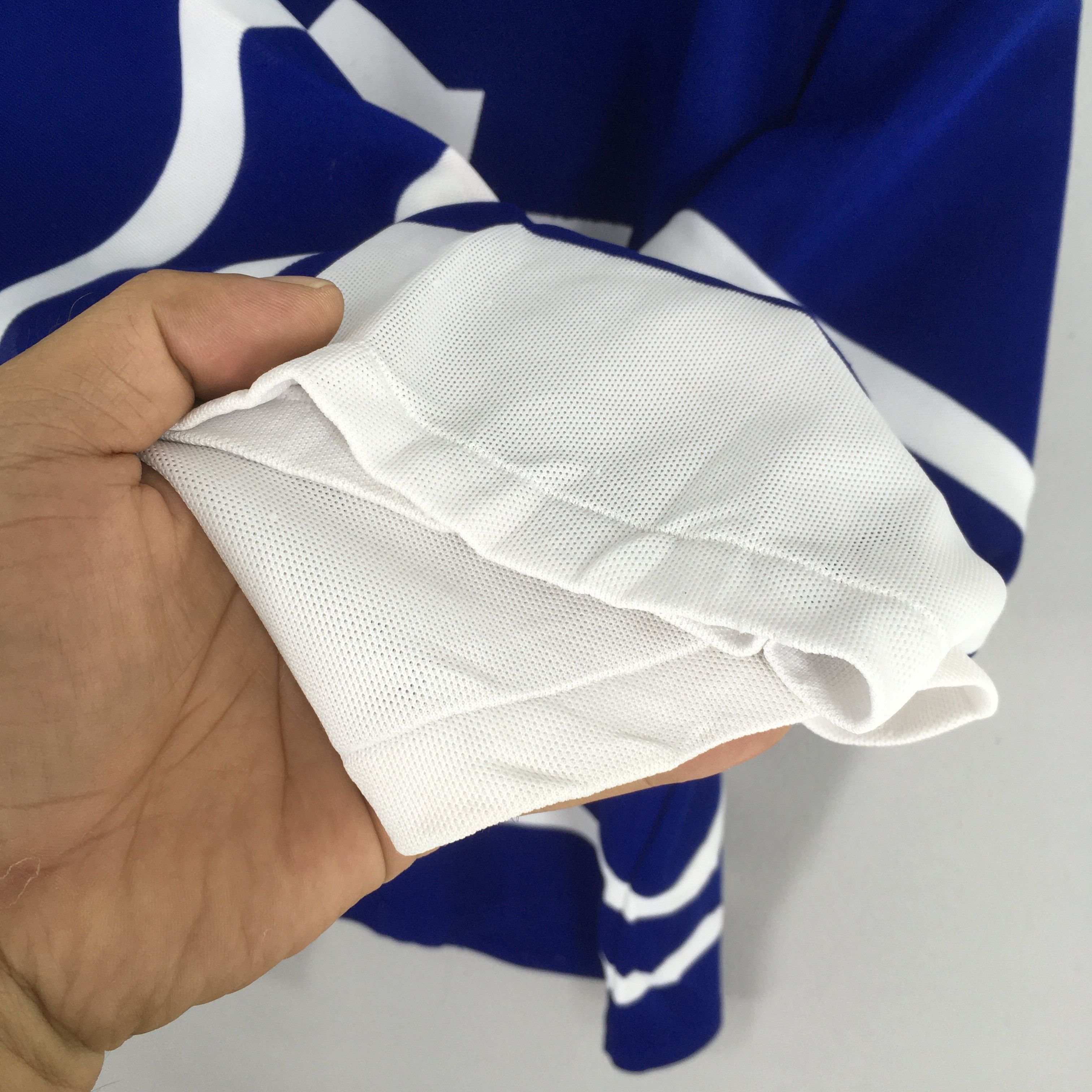 NHL Vintage 90s Toronto Maple Leafs Blue Jersey M Size US M / EU 48-50 / 2 - 4 Thumbnail