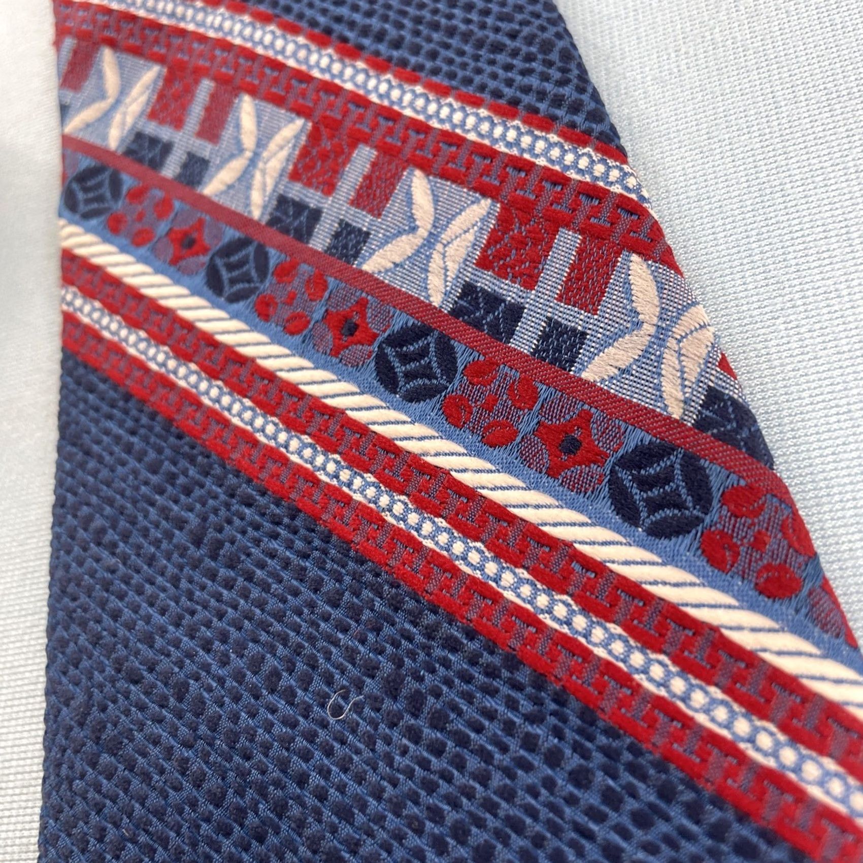 Vintage VINTAGE 1970s Necktie Woven Jacquard Rockabilly Mob Boss Patriot Texture Blue Red White 4" Tie Mens Tie Size ONE SIZE - 5 Thumbnail