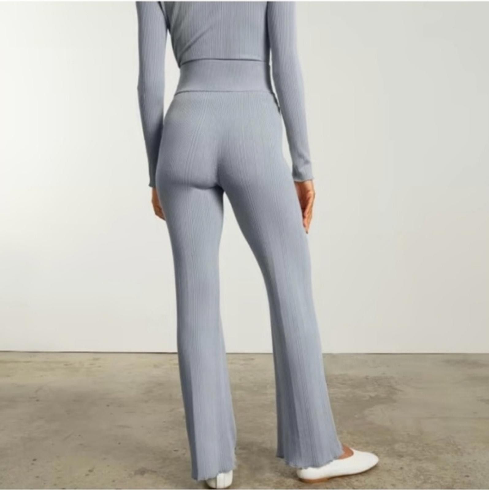 Everlane NWT S Everlane The Ribbed Knit Flare Pants Size 28" / US 6 / IT 42 - 2 Thumbnail