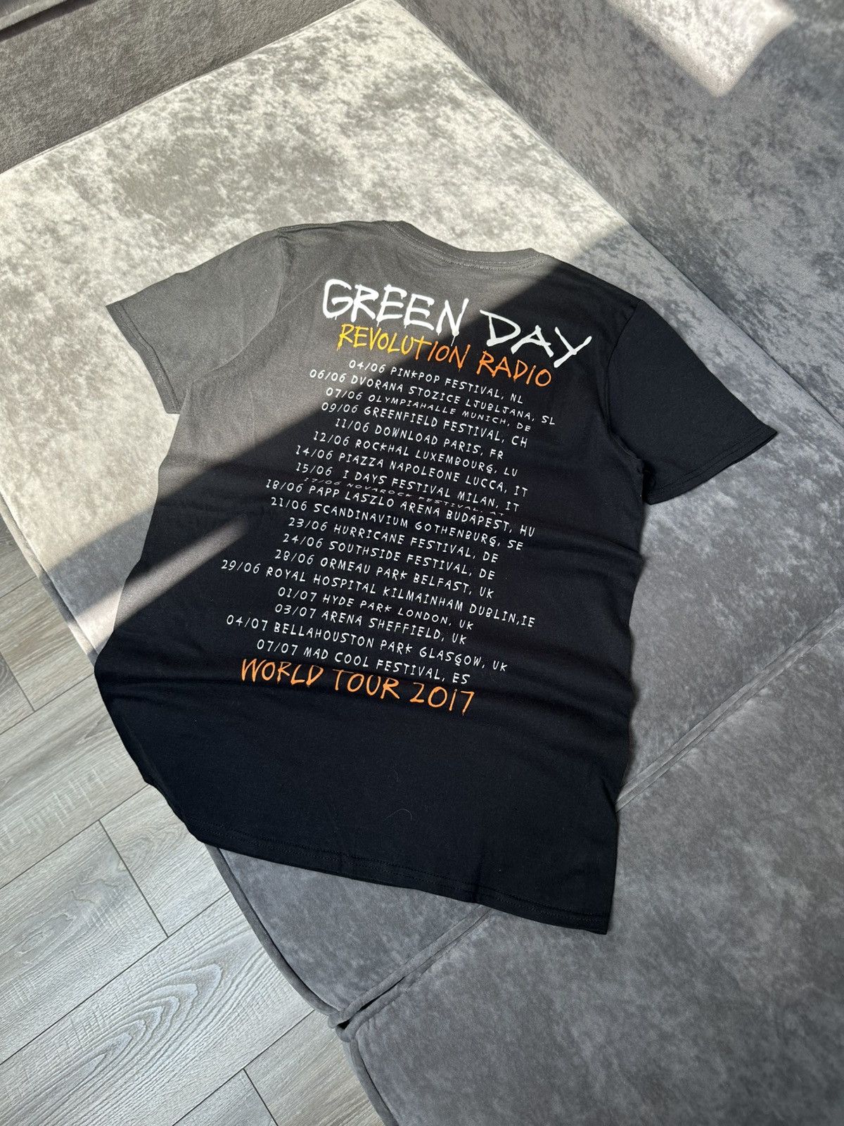 Band Tees GREEN DAY VINTAGE 2017 TEE Size US M / EU 48-50 / 2 - 8 Thumbnail