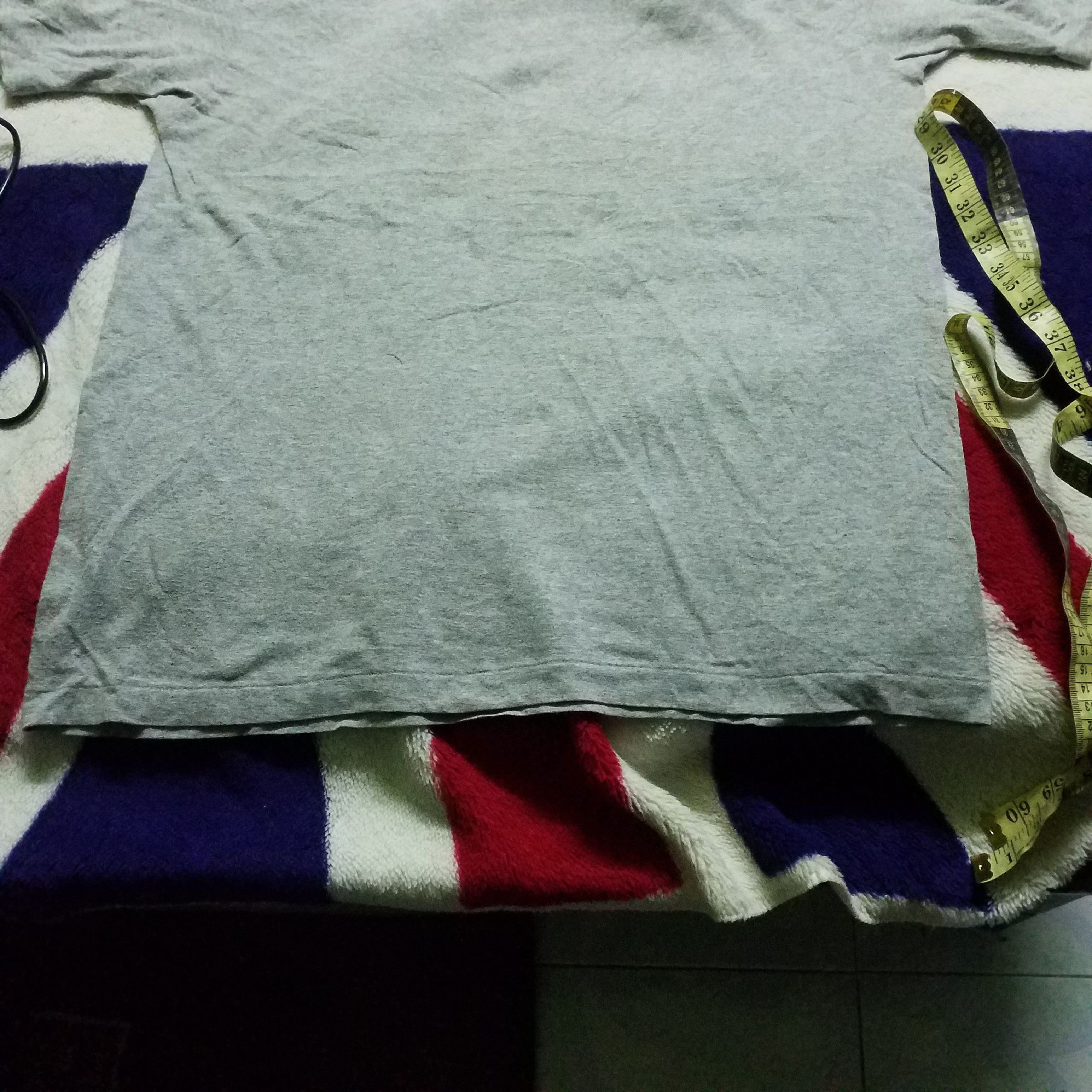 Hanes × Vintage Vintage hanes plain silver grey single stitch Size US L / EU 52-54 / 3 - 4 Thumbnail