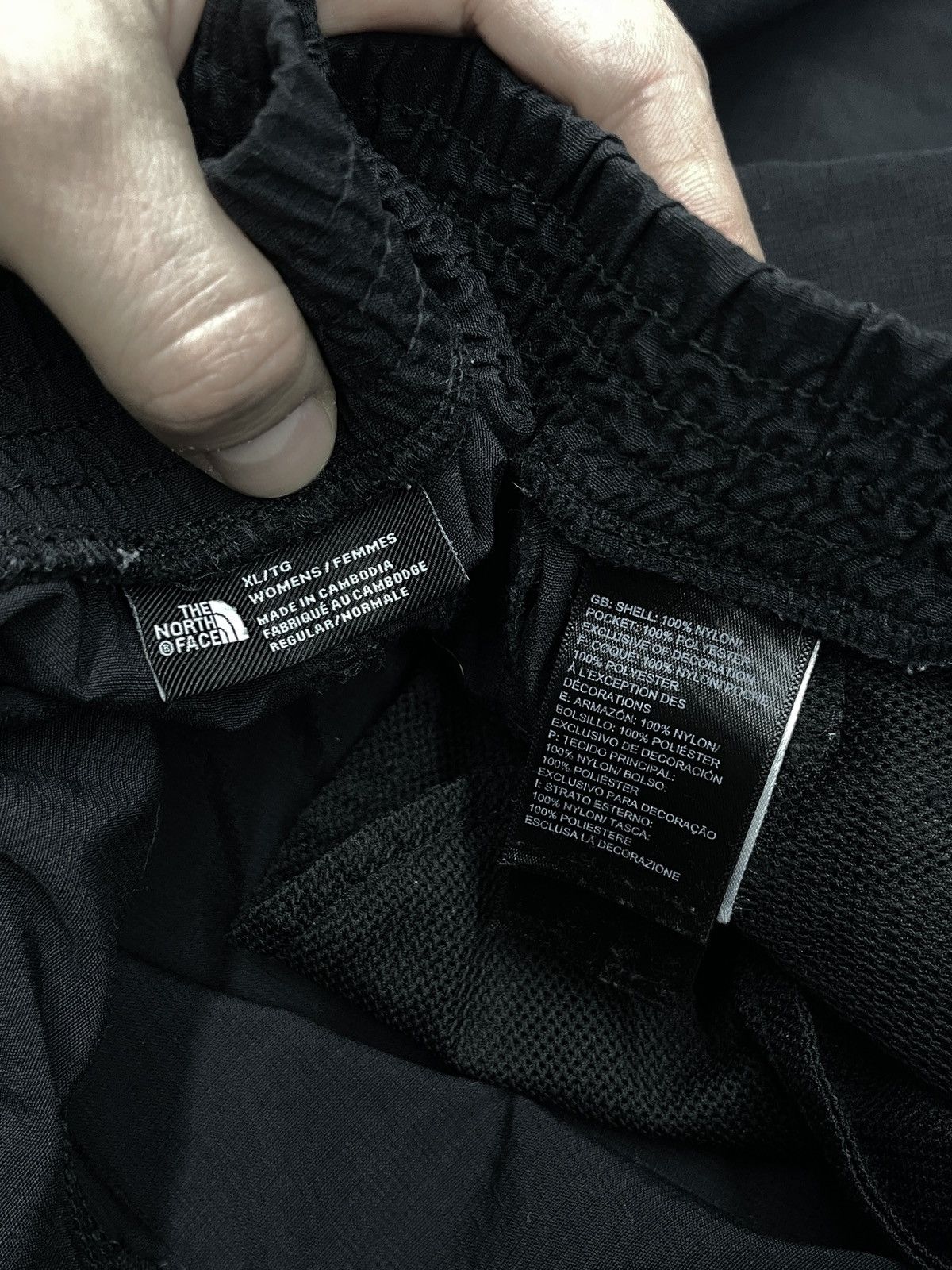 The North Face The North Face Nylon Cargo Pants Black Outdoor Gorpcore Size 36" / US 14 / IT 50 - 11 Thumbnail