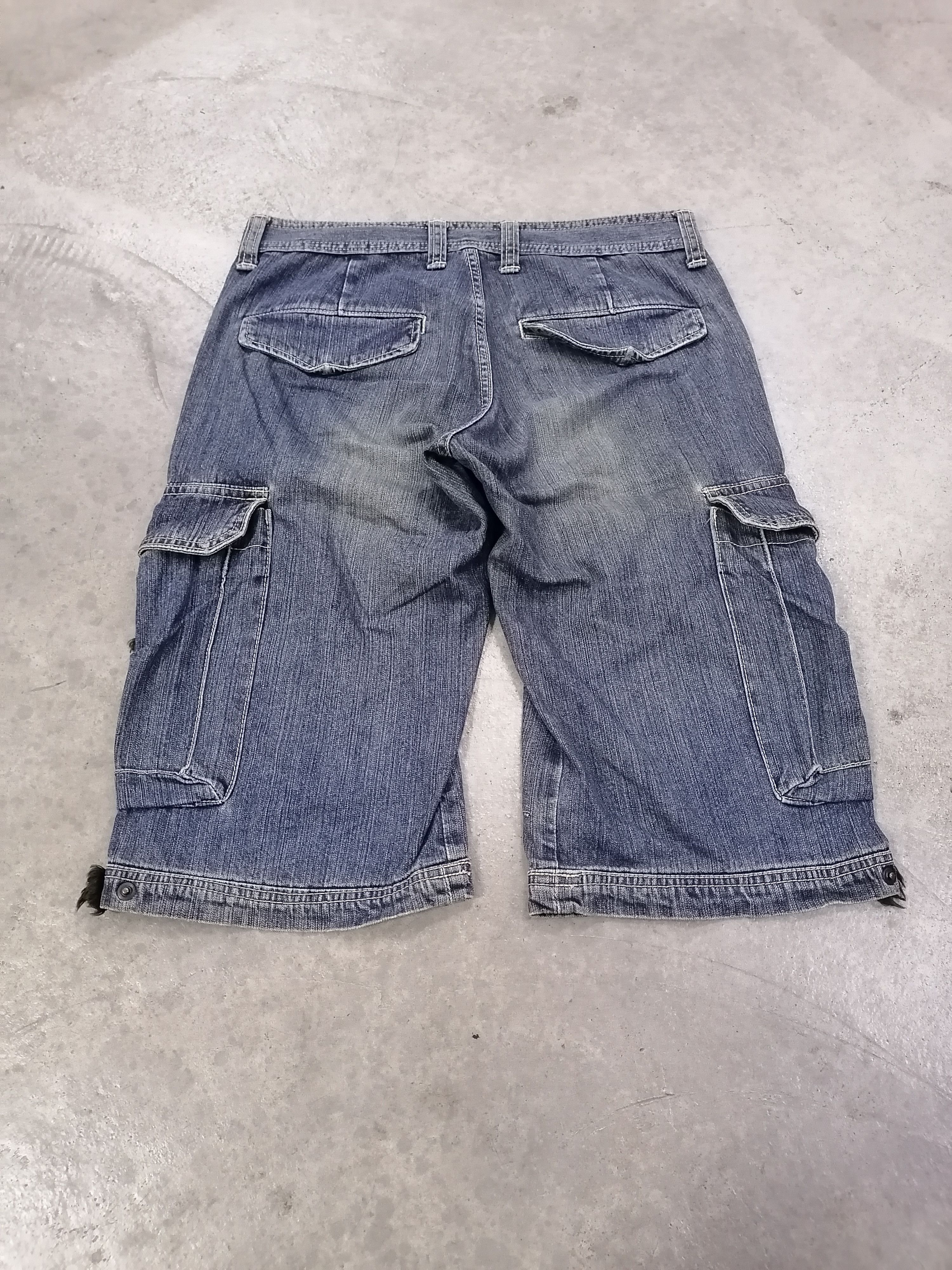 Japanese Brand Surplus Cargo Distressed Denim Short Pants Size US 30 / EU 46 - 9 Thumbnail