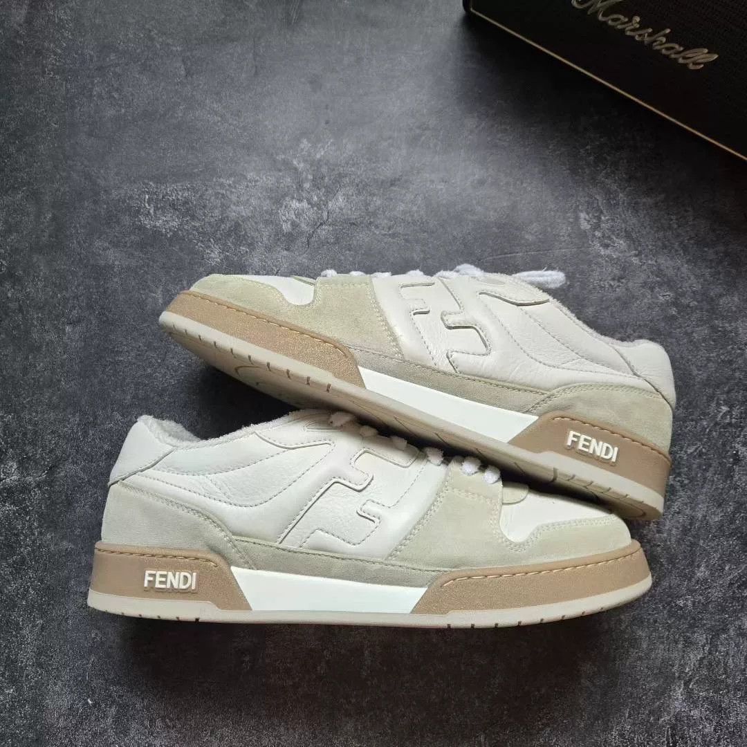 Fendi Fendi White Lowtop Sneakers 11 Men Size US 11 / EU 44 - 1 Thumbnail