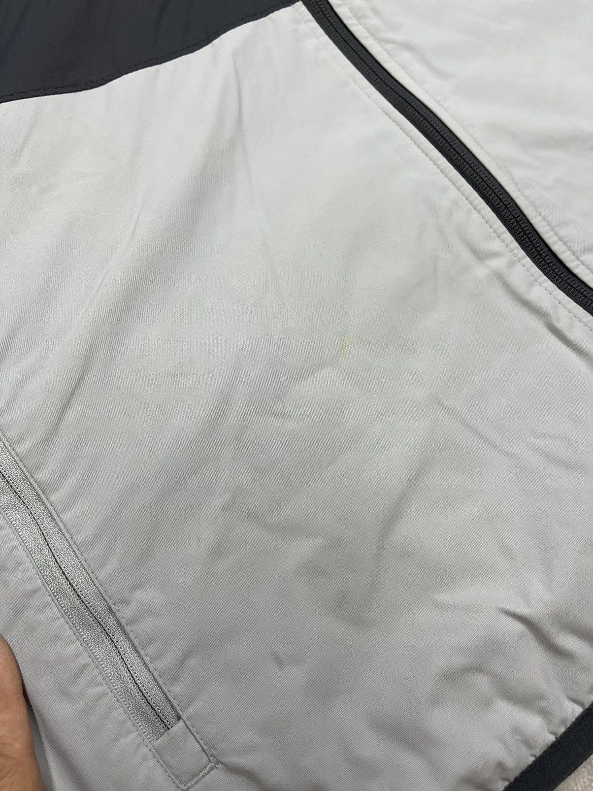 Nike Vintage Nike Athletic Nylon Jacket Basic Logo Swoosh Y2K TN Size US L / EU 52-54 / 3 - 10 Thumbnail