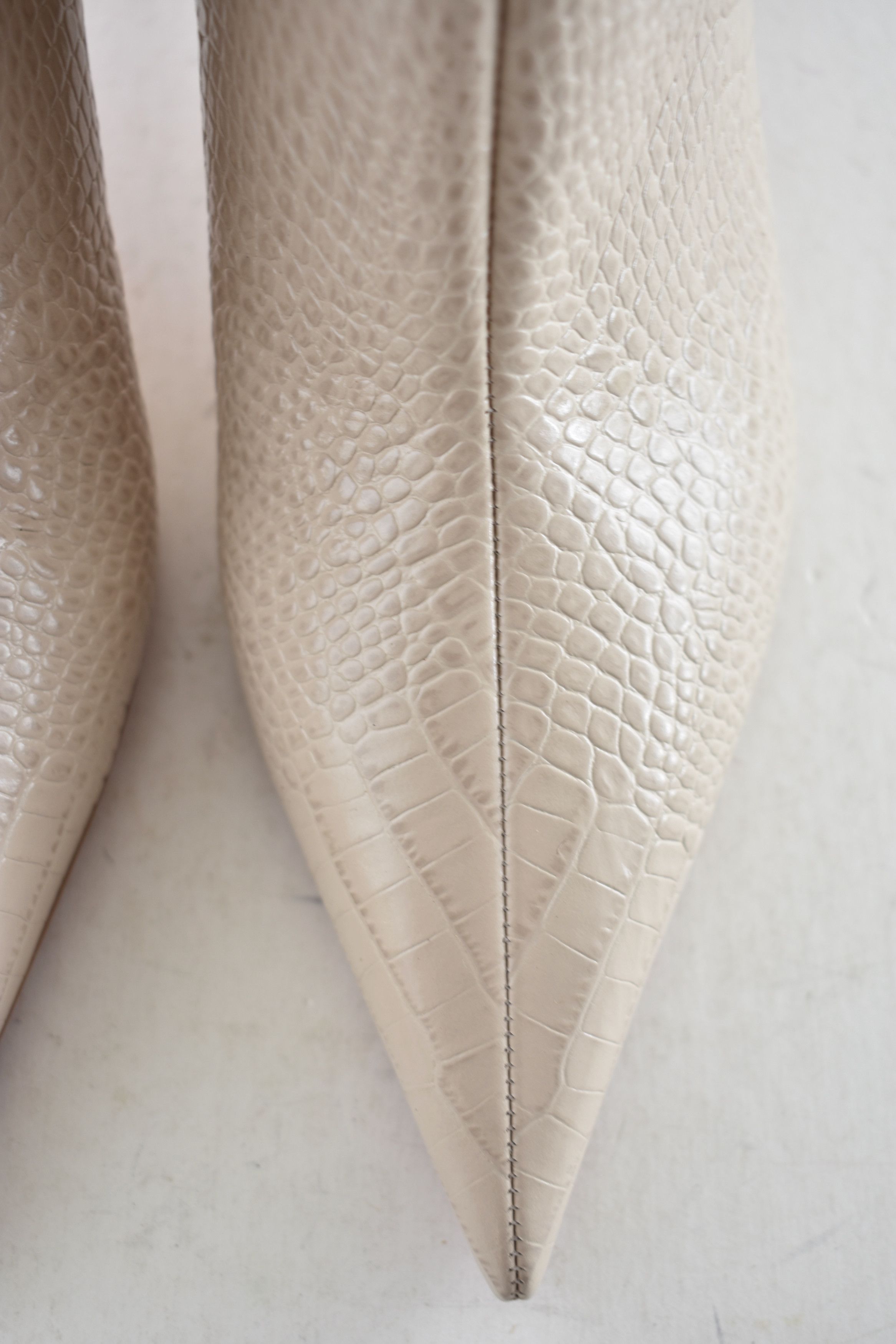 Christian Louboutin Miss Z Booty 80 Pearl Beige Croc Short Ankle Heel Boot 40 Size US 10 / IT 40 - 13 Thumbnail
