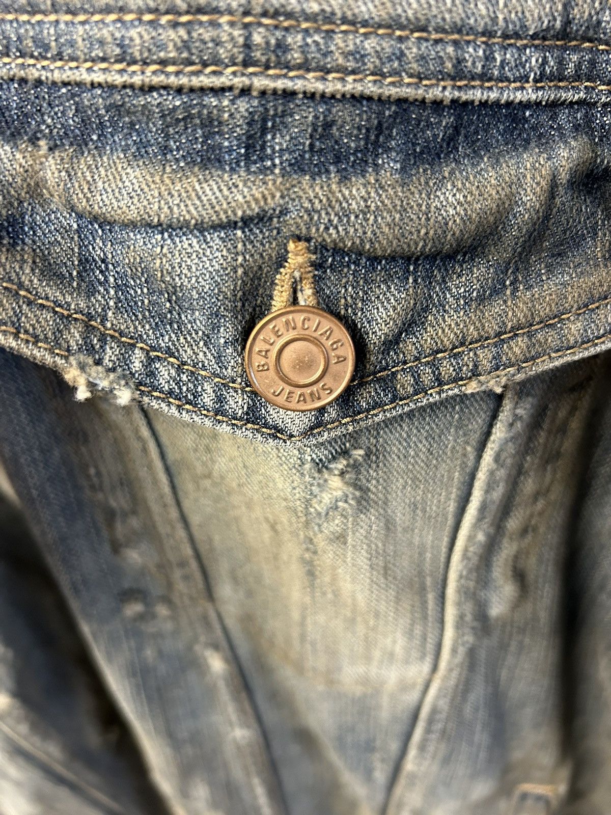 Balenciaga Balenciaga Distressed Denim Jacket Size US L / EU 52-54 / 3 - 3 Thumbnail