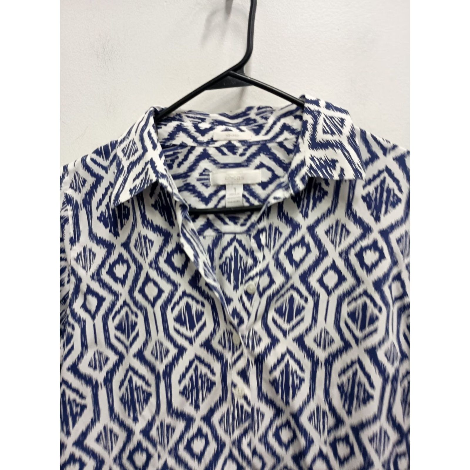 Vintage Chico's Womens No Iron Shirt Medium Blue White Preppy Long Sleeve Button Up Shirt Size M / US 6-8 / IT 42-44 - 2 Thumbnail