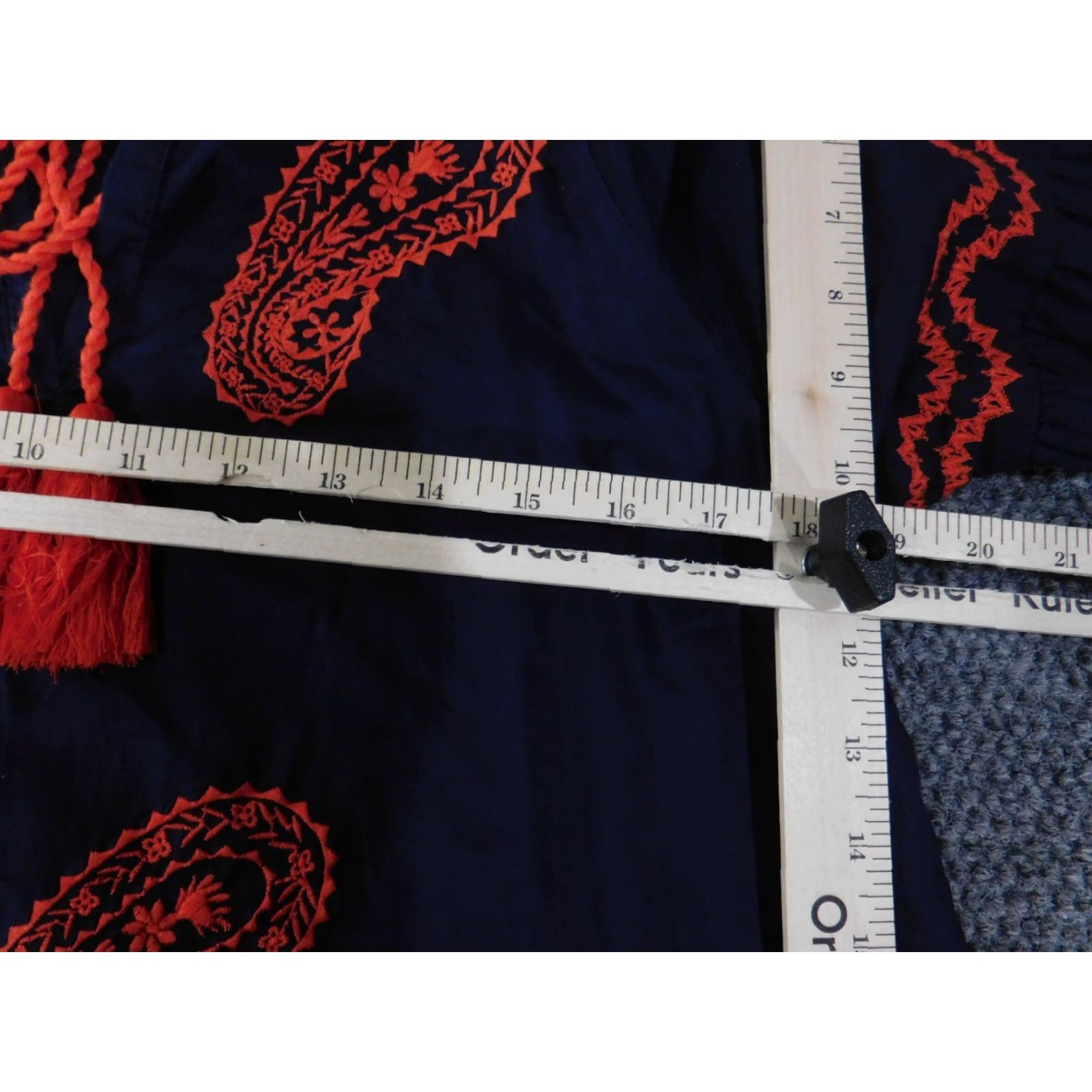 Vintage Crown & Ivy Blouse Shirt Womens Small Blue Geometric Embroidered Round Neck Cotton Polyester Rayon Casual Button Up Size S / US 4 / IT 40 - 6 Thumbnail