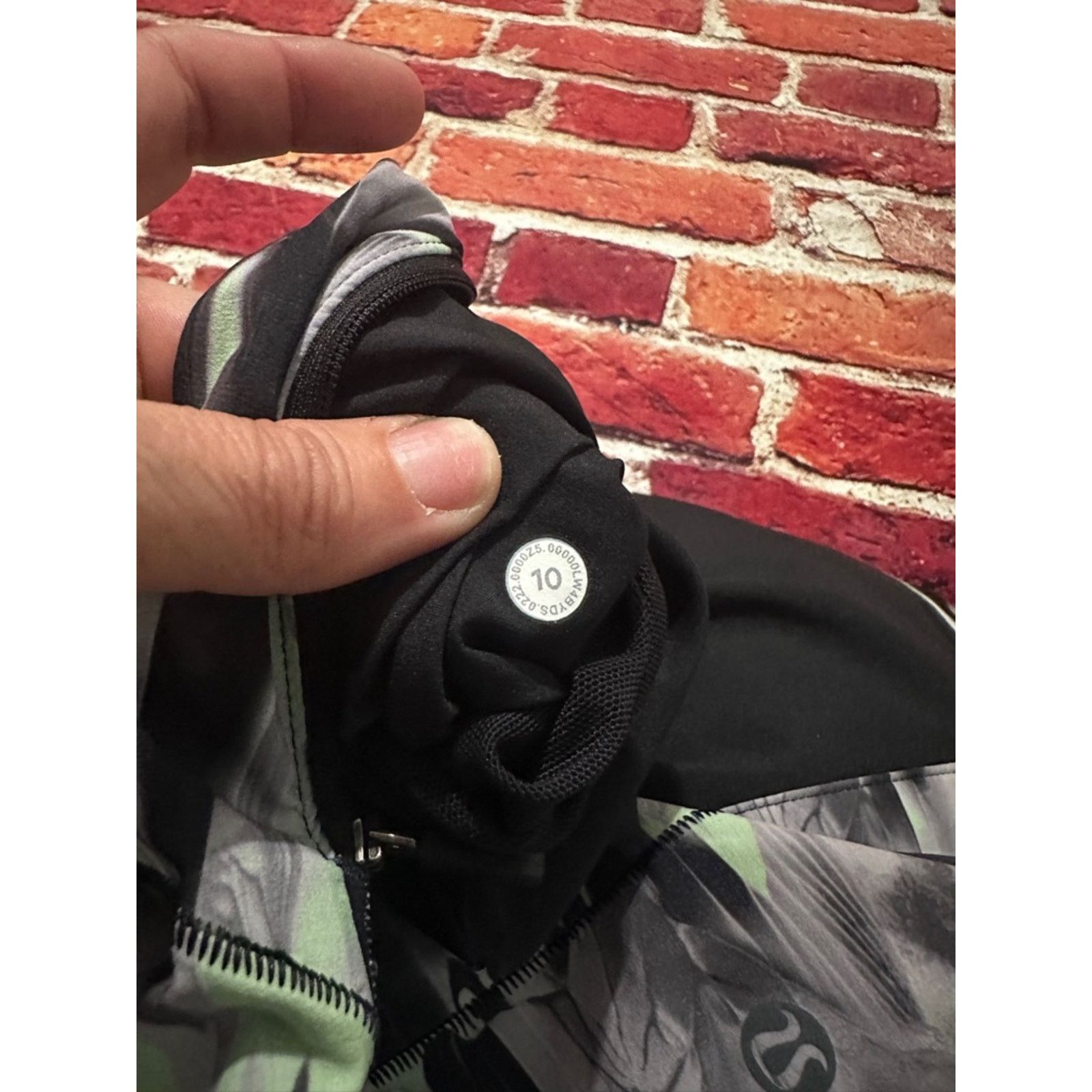 Lululemon Lululemon Mist Over Windbreaker size 10 Size L / US 10 / IT 46 - 6 Thumbnail