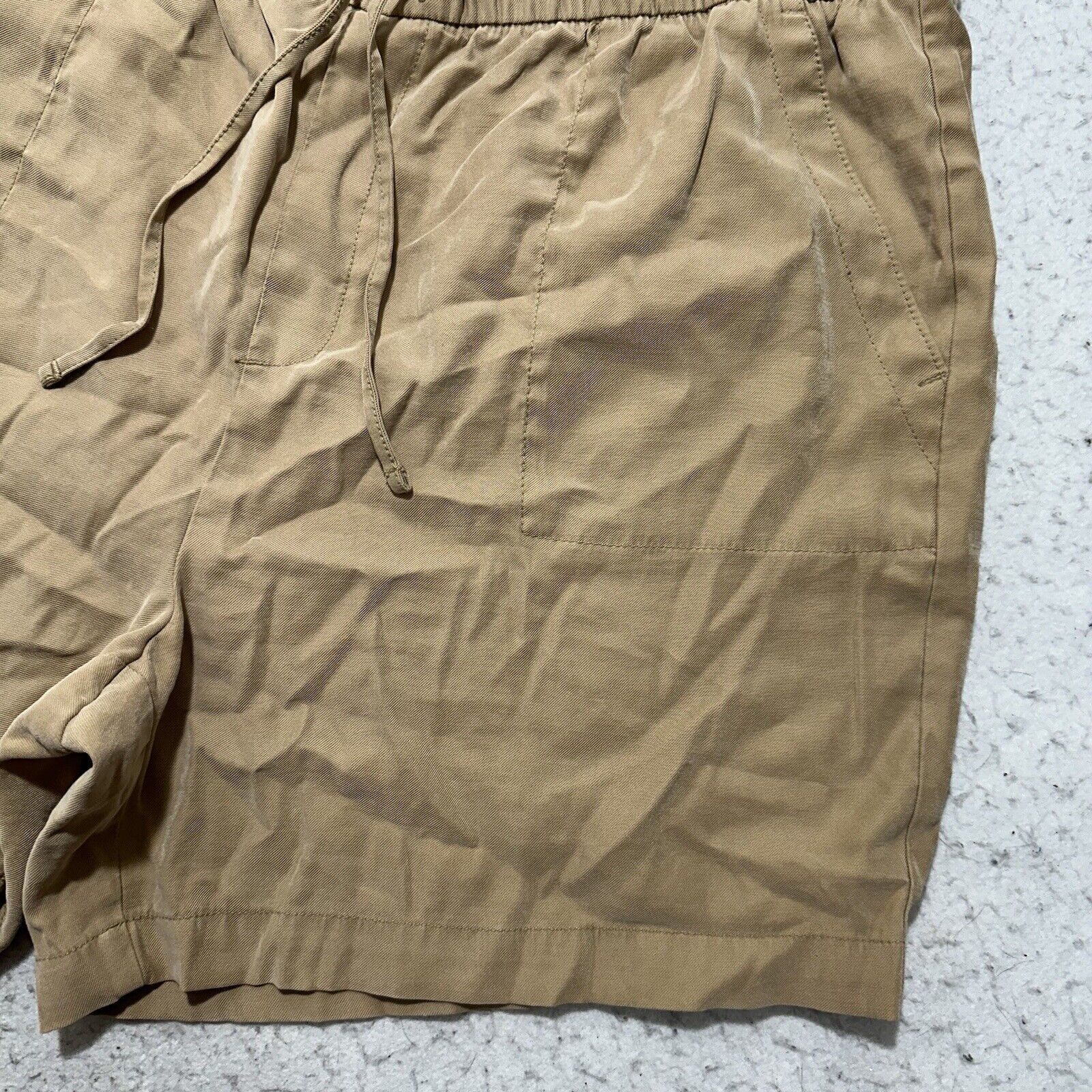 Old Navy Old Navy XL Drawstring Shorts 5" Inseam High Rise Stretch Size 40" / US 18 - 5 Thumbnail