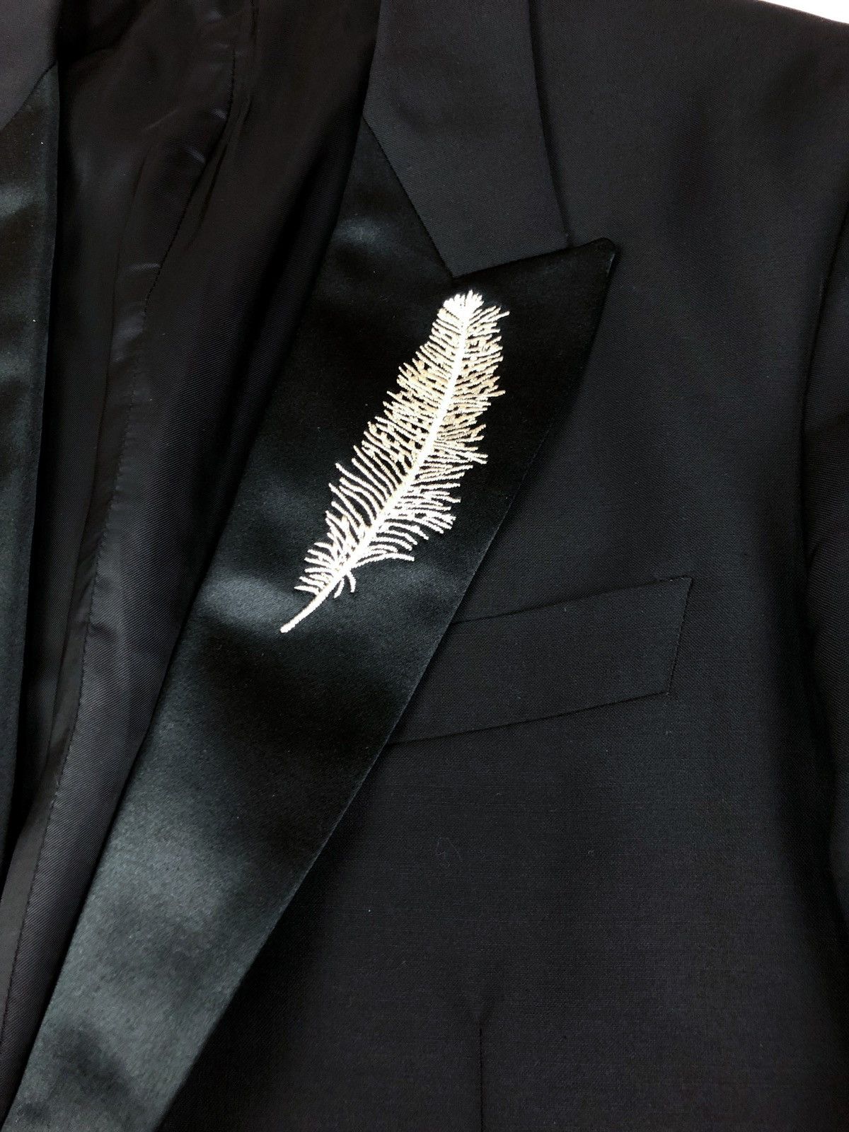 Alexander McQueen Rare 2006 blazer with feather embroidery Size 40R - 2 Thumbnail