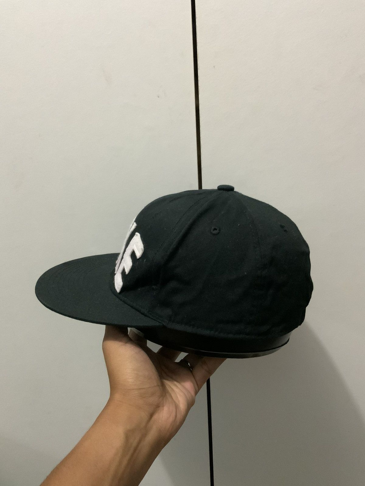 Japanese Brand Like Big Spell Out Black Fitted Hat Size ONE SIZE - 3 Thumbnail