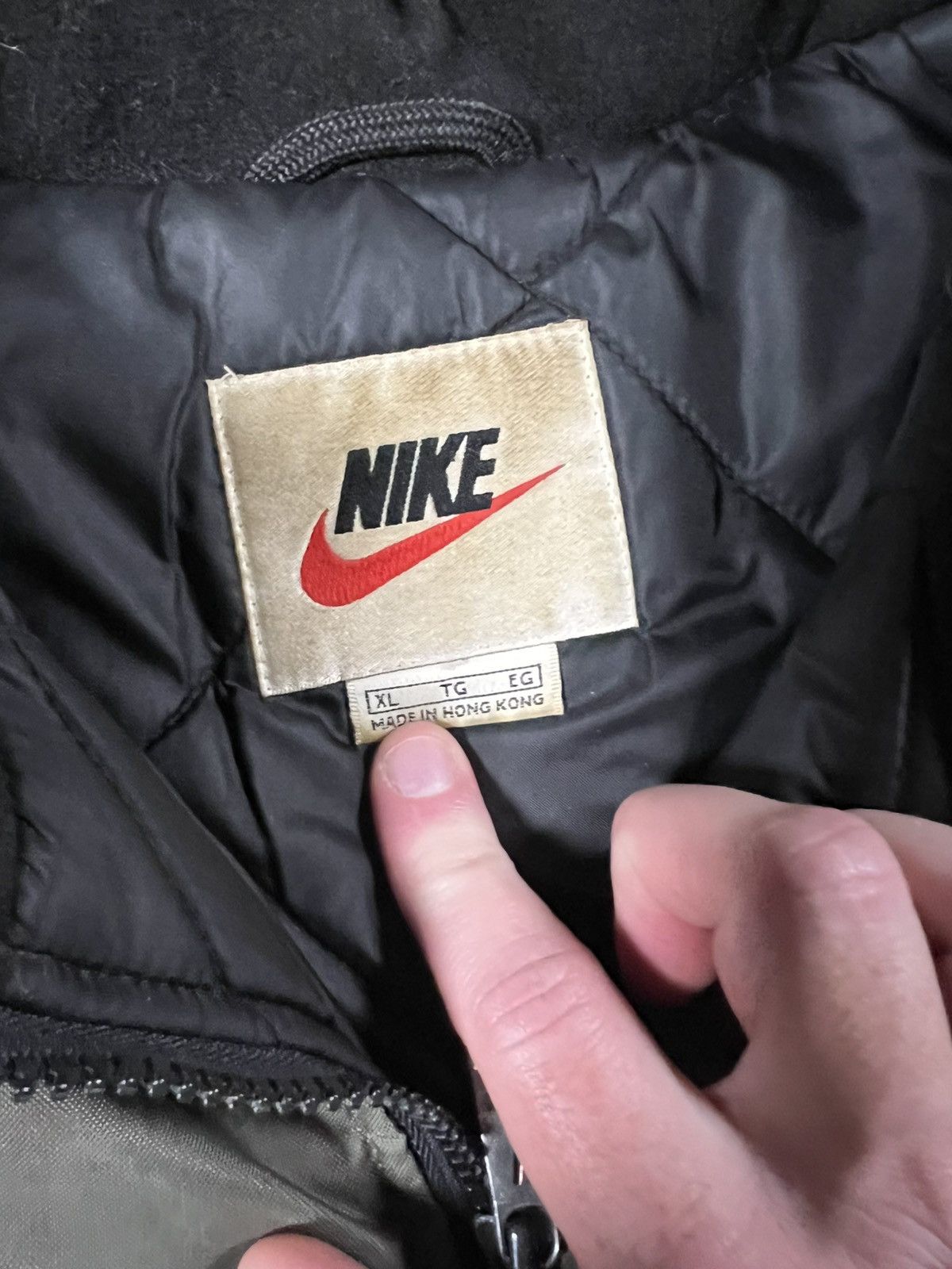 Nike Vintage 90s Nike Olive Center Swoosh Fall Puffer Coat Jacket Size US XL / EU 56 / 4 - 4 Thumbnail