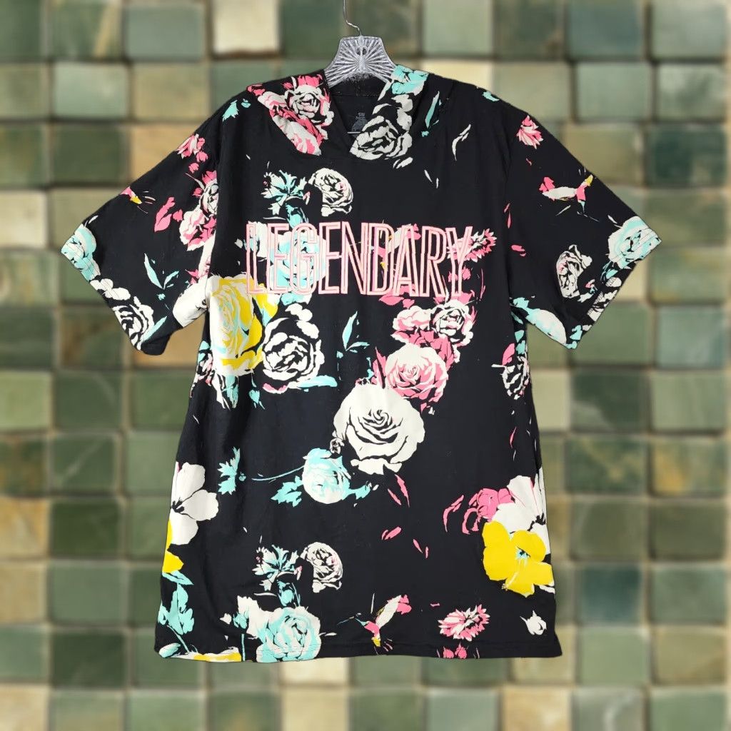 Vintage Launder Tee Hooded Short Sleeve Black Floral Legendary Mens XL Shirt Size US 36 / EU 52 - 1 Thumbnail