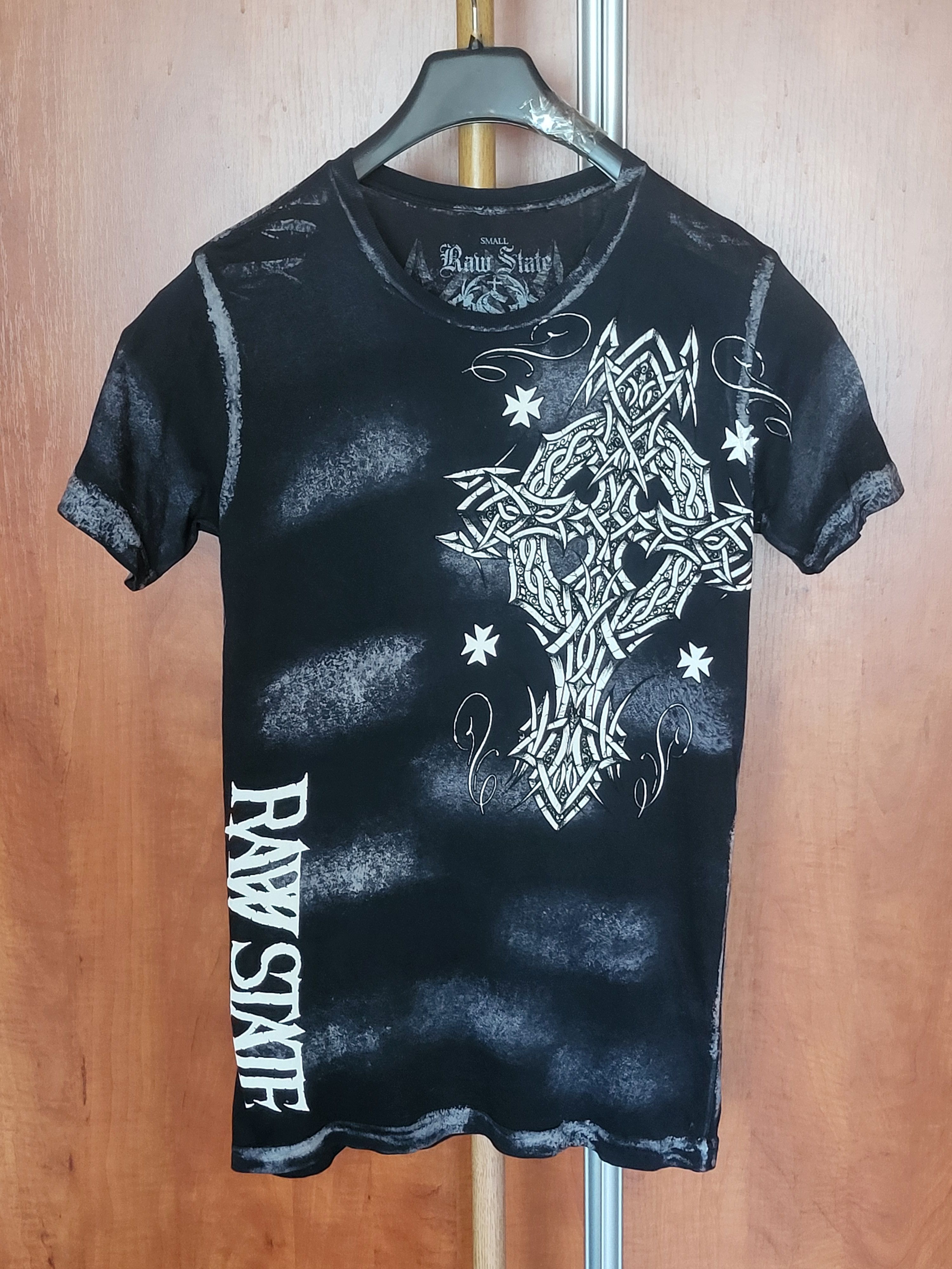 Raw State Vintage Y2K Raw State celt cross T-Shirt.Size S but fit M. Size US S / EU 44-46 / 1 - 4 Thumbnail