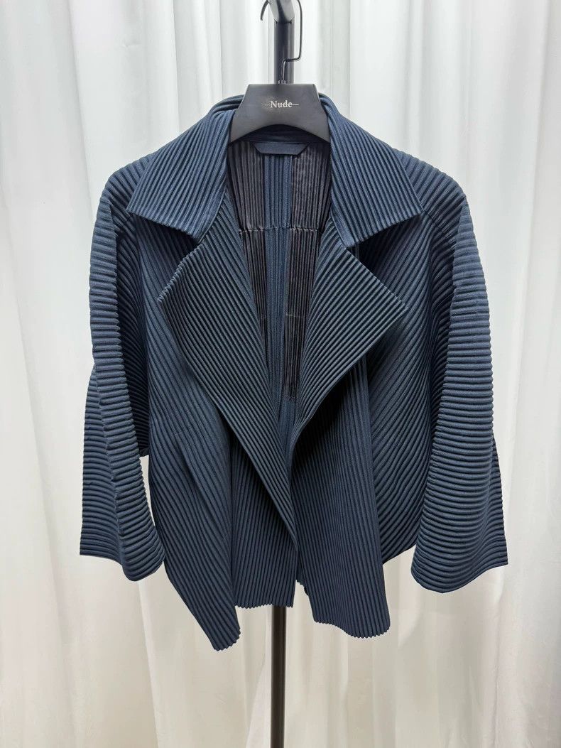 Issey Miyake Homme Plisse Pleated Jacket - dmc