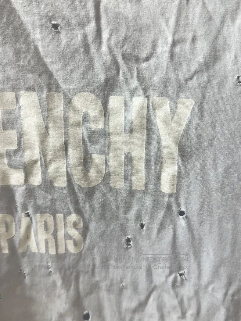Givenchy Givenchy White Hole Short Sleeve T-shirt Size US XS / EU 42 / 0 - 5 Thumbnail
