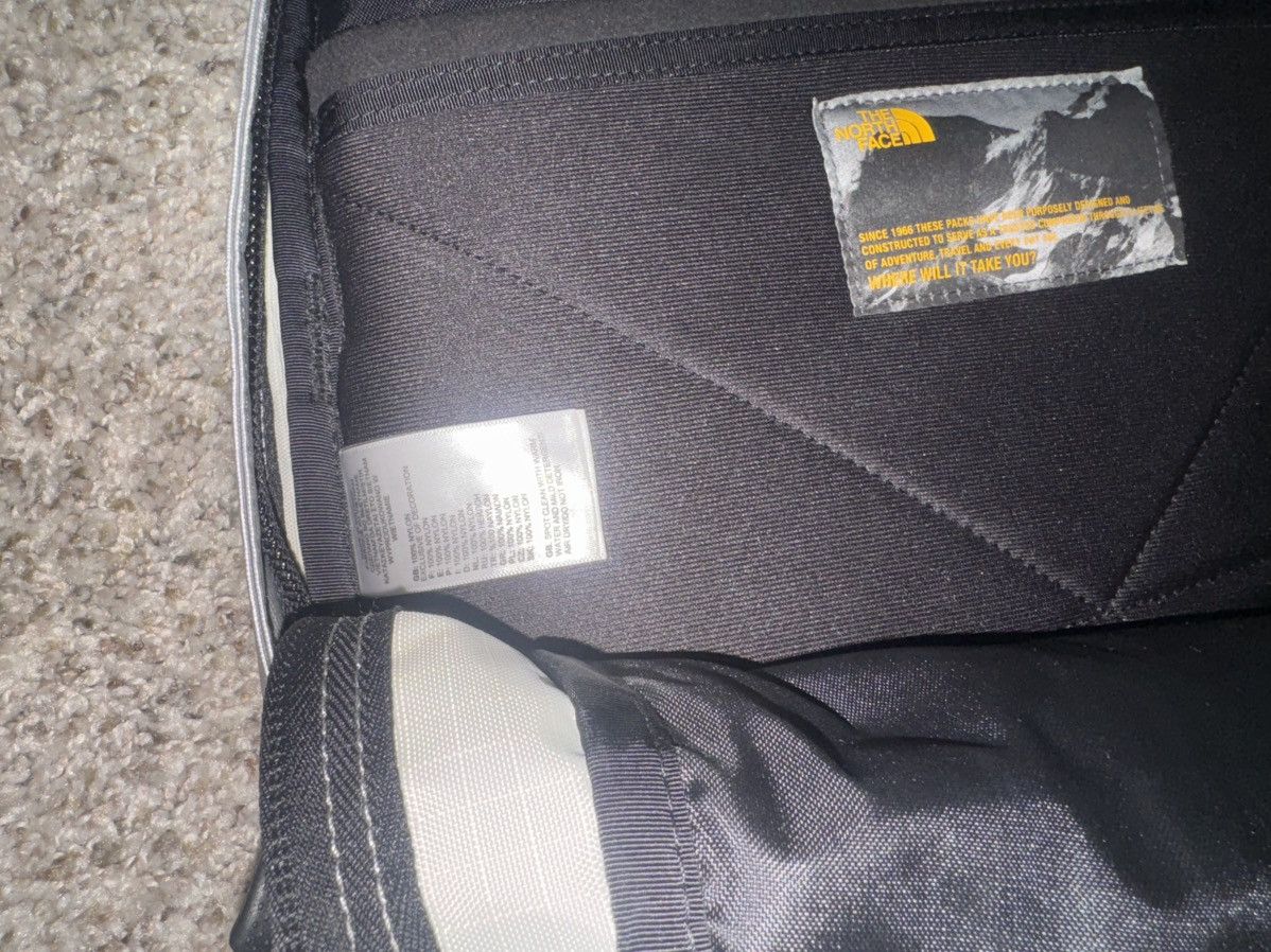 Supreme × The North Face Supreme the north face silver metallic backpack Size ONE SIZE - 4 Thumbnail