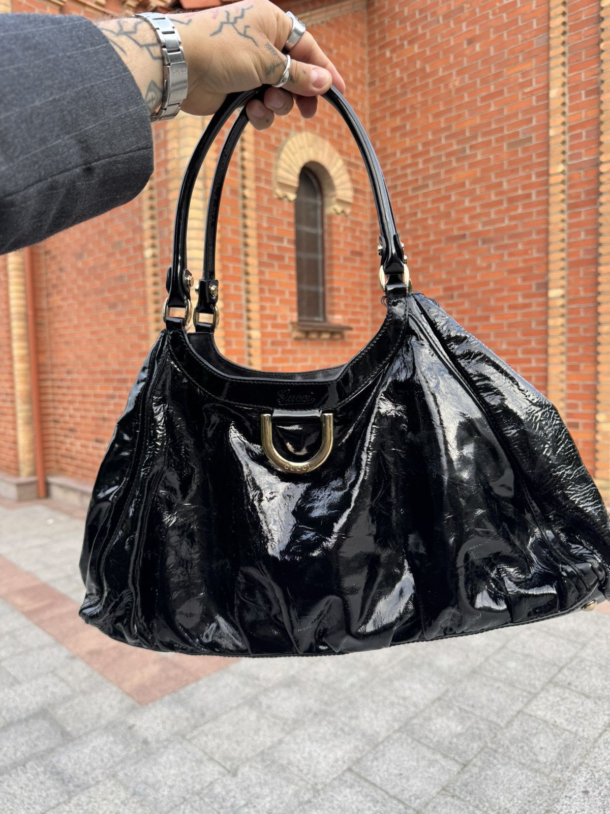 Gucci Abby Patent Leather Shoulder Bag in Black, Women's