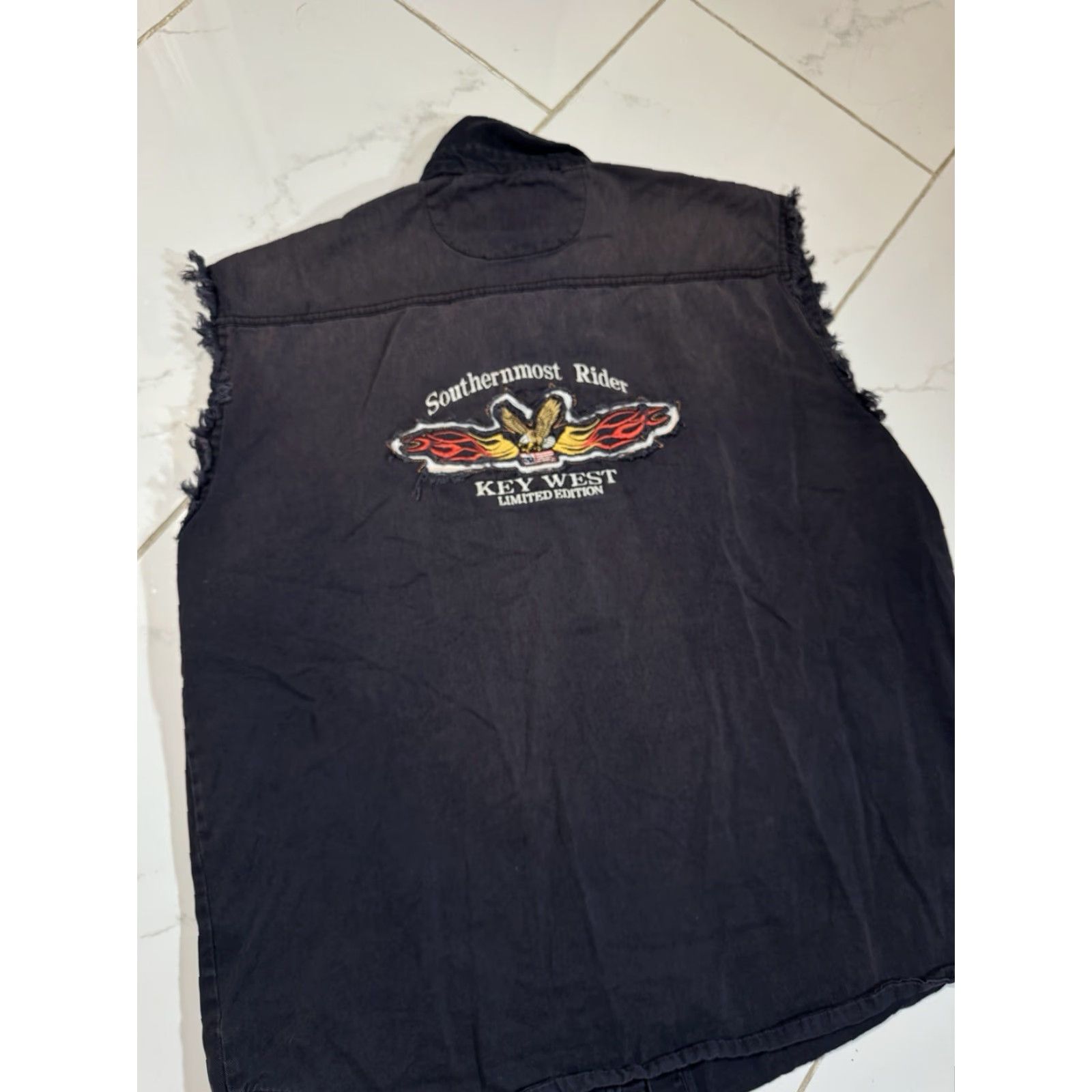 Vintage VINTAGE Key West Embroidered Black Cutoff Vest Button-Up Shirt L Men Sleeveless Size US L / EU 52-54 / 3 - 3 Thumbnail