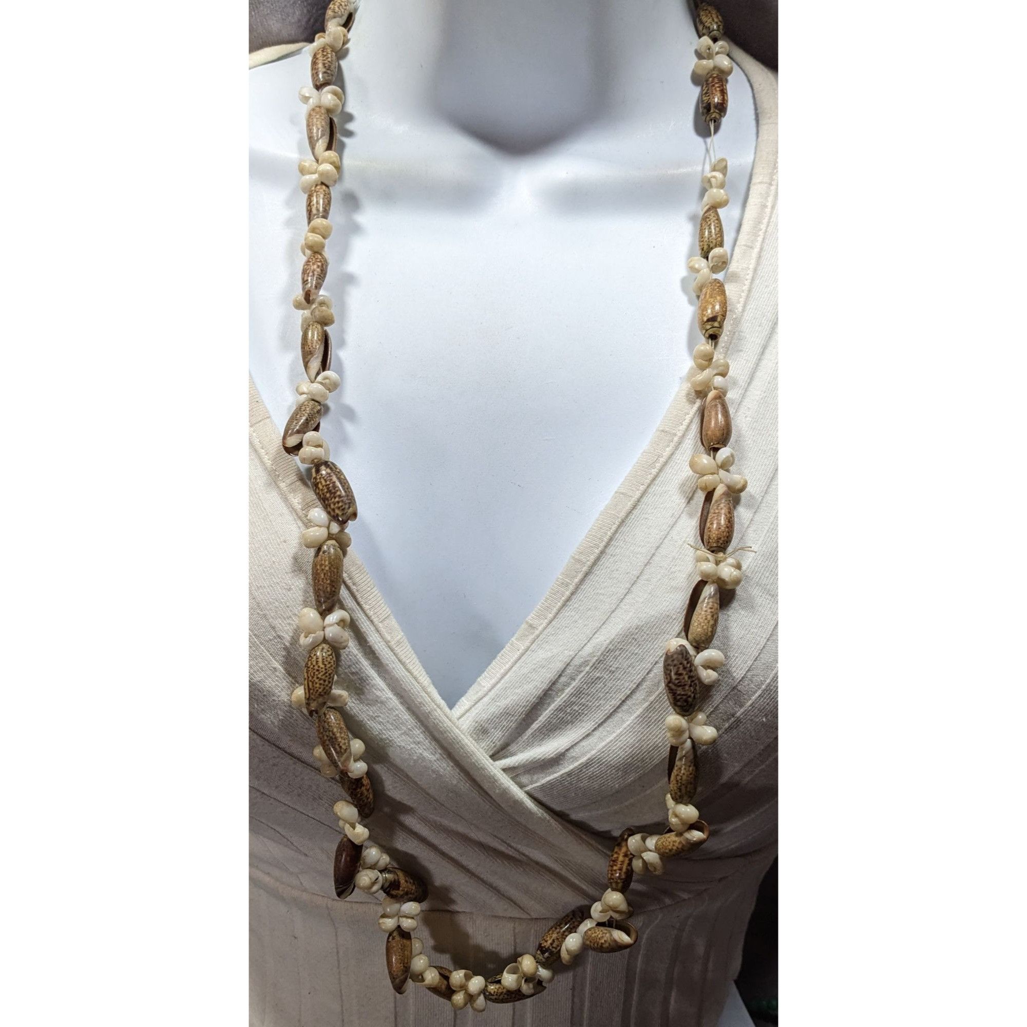 Other Beachy Mermaidcore Tan And Cream Multi Shell Necklace Size ONE SIZE - 5 Thumbnail