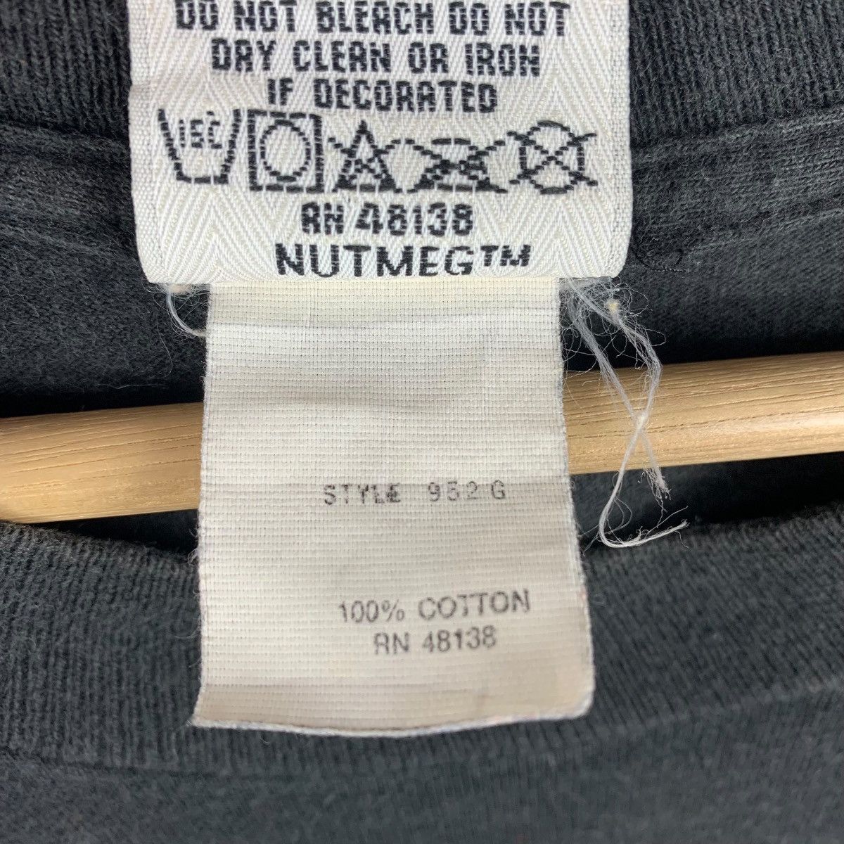NBA × Nutmeg × Vintage Vintage GOLDEN STATE WARRIORS nutmeg mills tag nba tee Size US L / EU 52-54 / 3 - 13 Thumbnail
