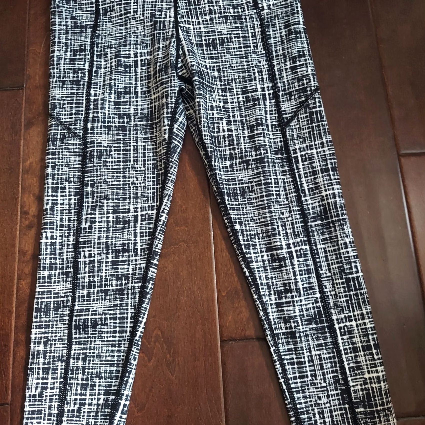 Lands' End Lands' End Women's Active High Rise Compression Leggings Black Etched XS/P Size 26" / US 2 / IT 38 - 4 Thumbnail
