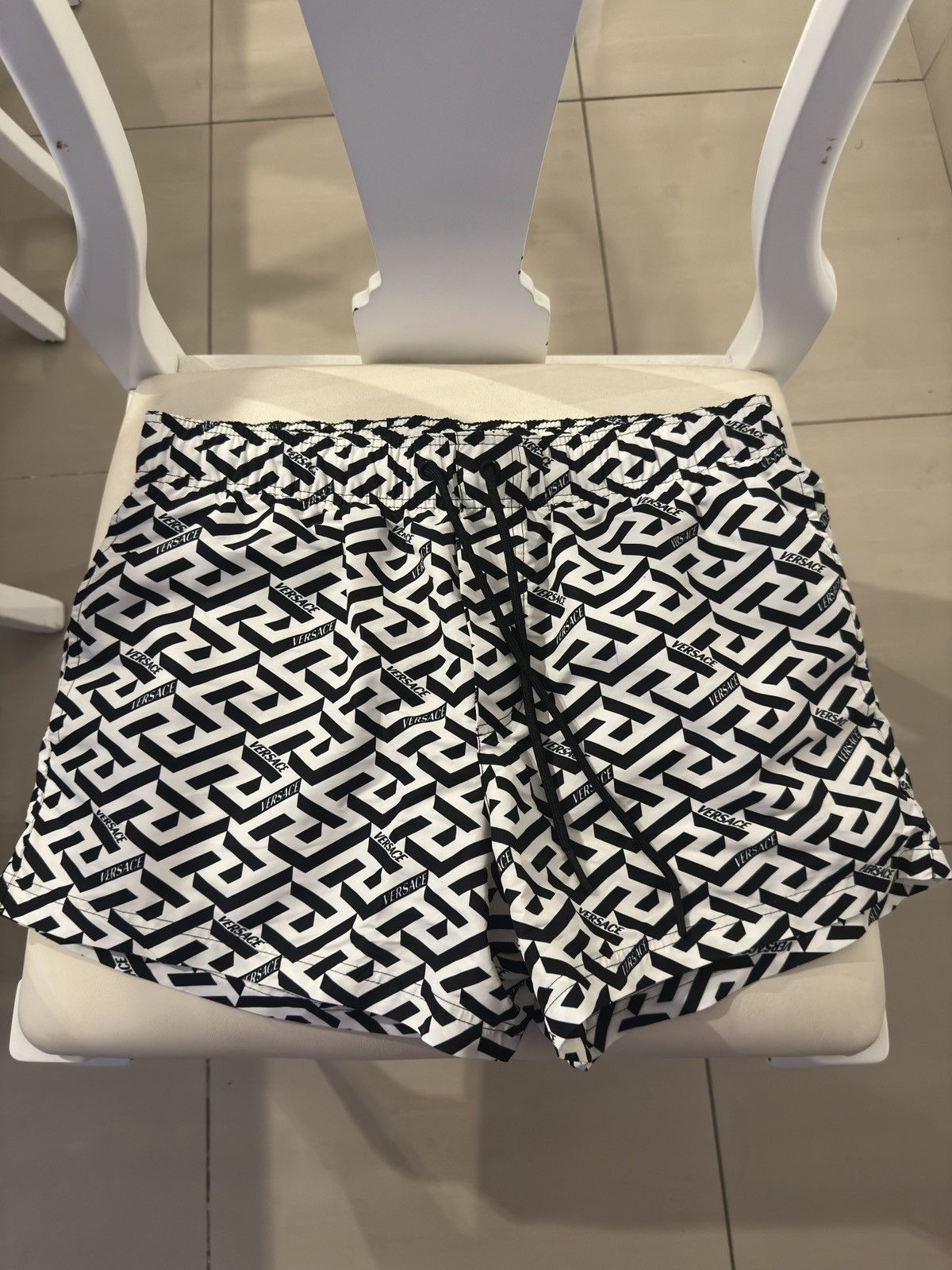 Versace Versace La Greca Monogram Swim Shorts - AUTHENTIC NFC Size 3 Size US 36 / EU 52 - 3 Thumbnail