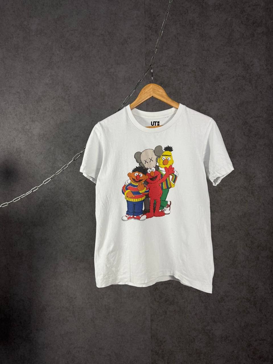 Kaws × Uniqlo Kaws x Uniqlo cult tee Size US XS / EU 42 / 0 - 1 Thumbnail