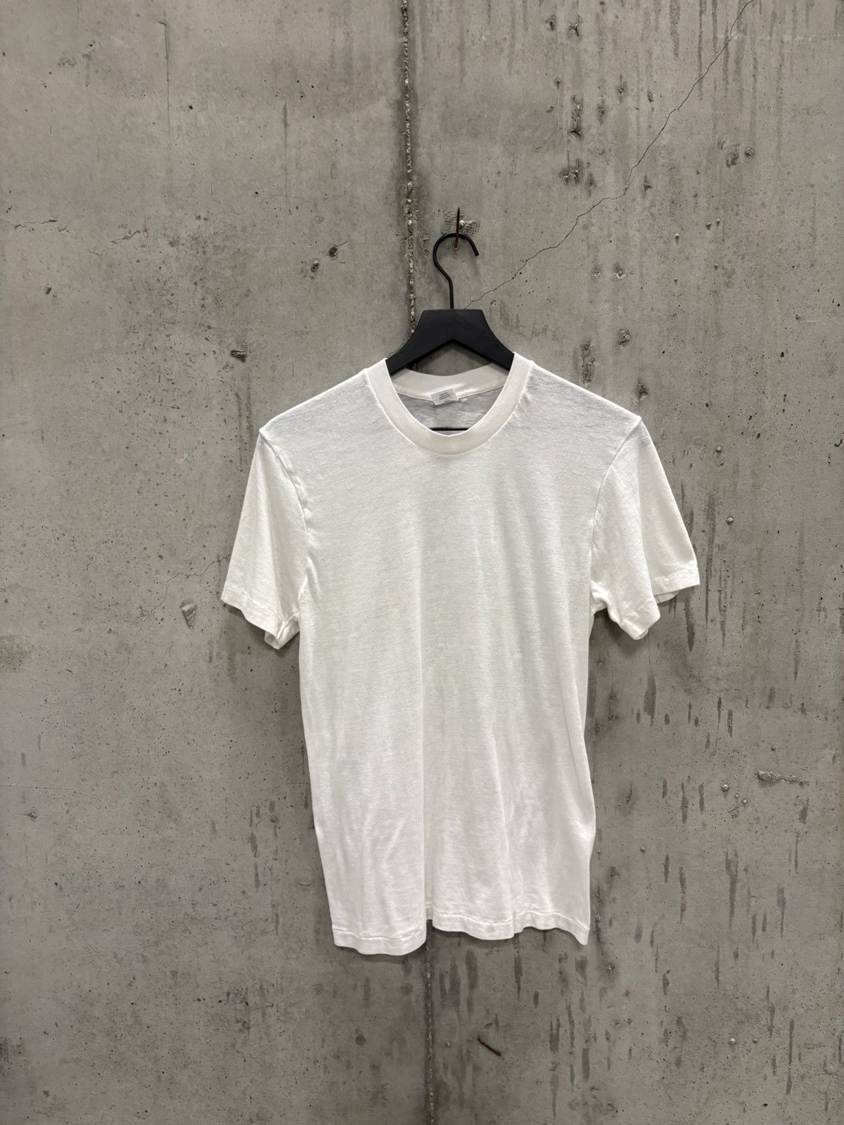 Vintage Vintage Blank Shirt Thrashed Faded Distressed Grunge Band Size US S / EU 44-46 / 1 - 1 Thumbnail