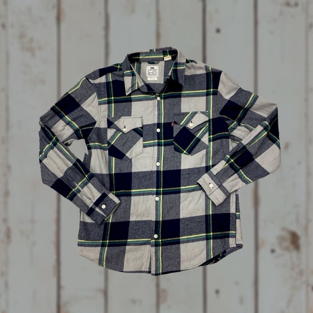 Levi's VINTAGE? Levi's Relaxed Western Flannel Blue Plaid Shirt Medium Relaxed Fit Size US M / EU 48-50 / 2 - 1 Thumbnail