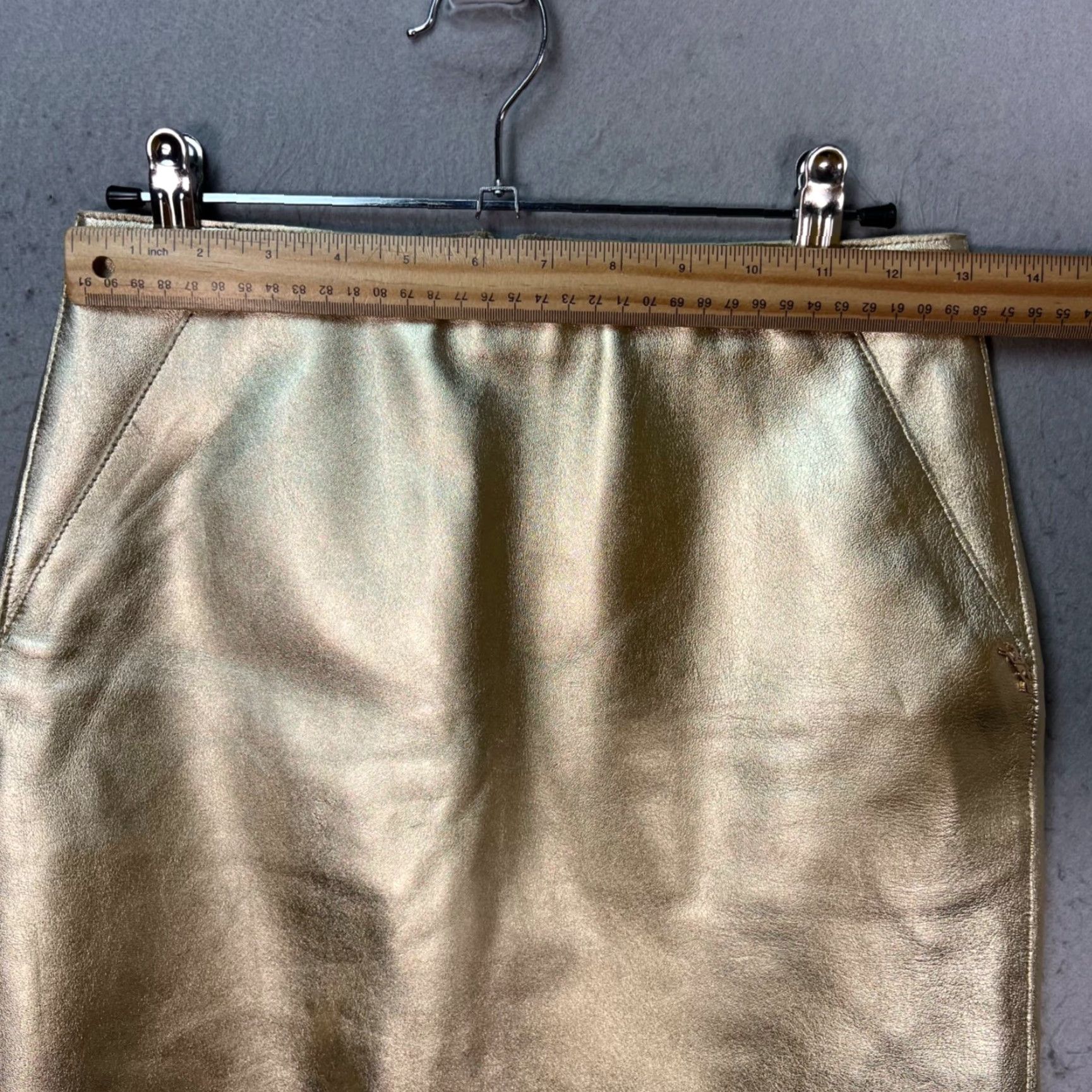 Longchamp VINTAGE Longchamp Skirt Adult Womens 36 Mini Leather Gold Short Lamb Leather Italy Womens Size 25" / US 0 / IT 36 - 5 Thumbnail