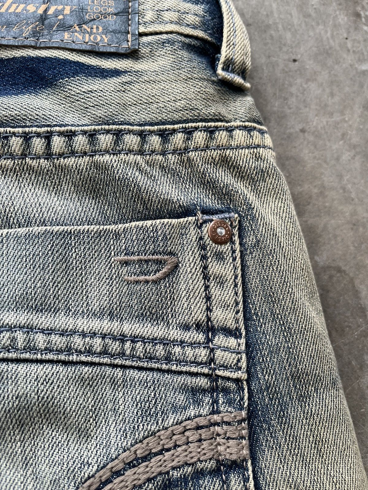 Diesel Distressed Diesel mud wash faded blue jeans Size US 32 / EU 48 - 13 Thumbnail