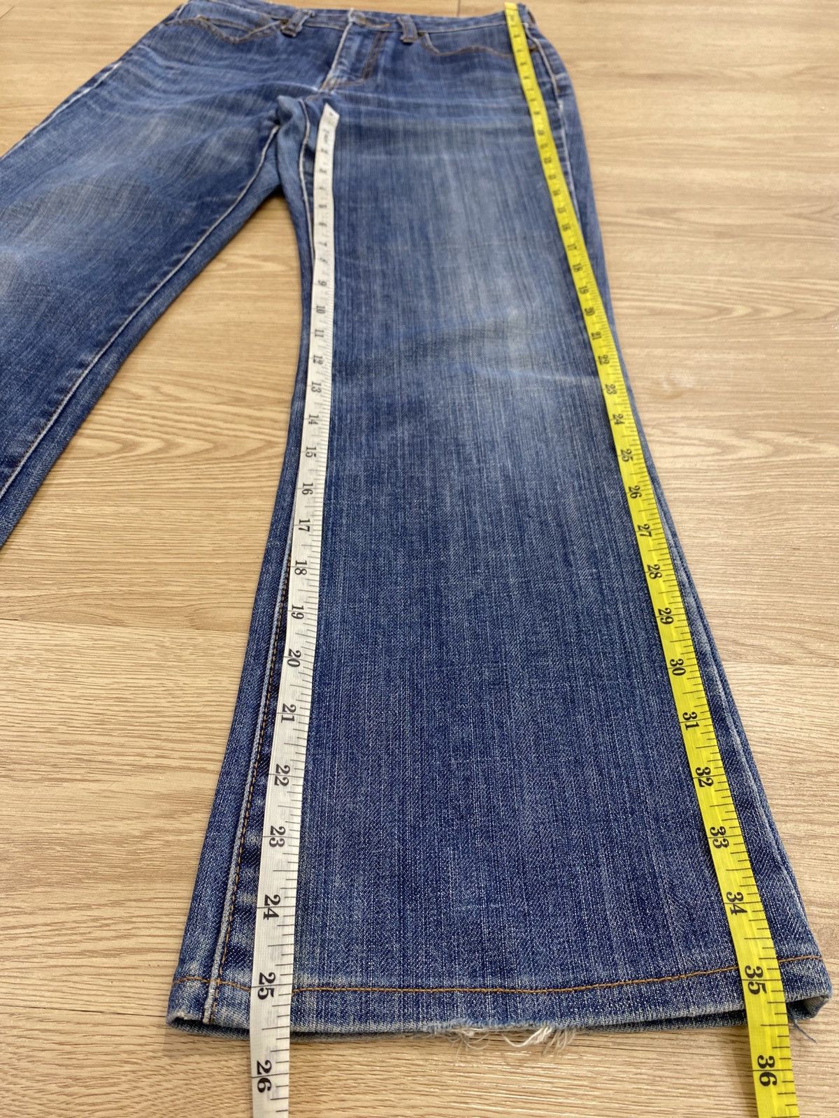 Uniqlo Uniqlo Japanese Brand Flare Blue Wash Style Jeans Size US 27 - 13 Thumbnail