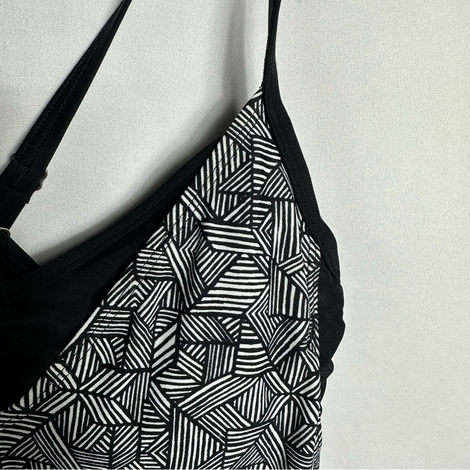 Athleta ATHLETA Laguna Side Scrunch Tankini NWT in Size 32B/C Size ONE SIZE - 7 Thumbnail